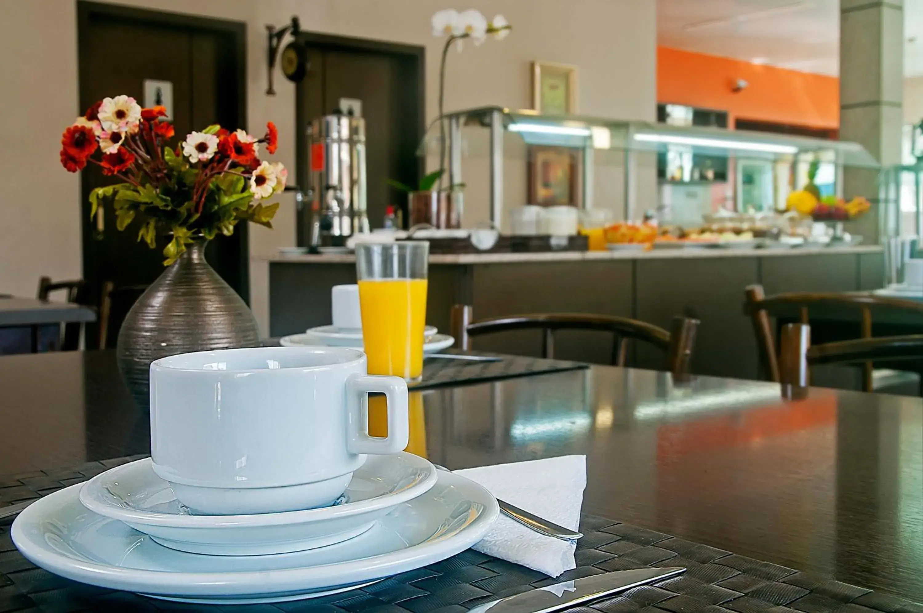 Breakfast in Kennedy Slim Hotel Breakfast in Kennedy Slim Hotel