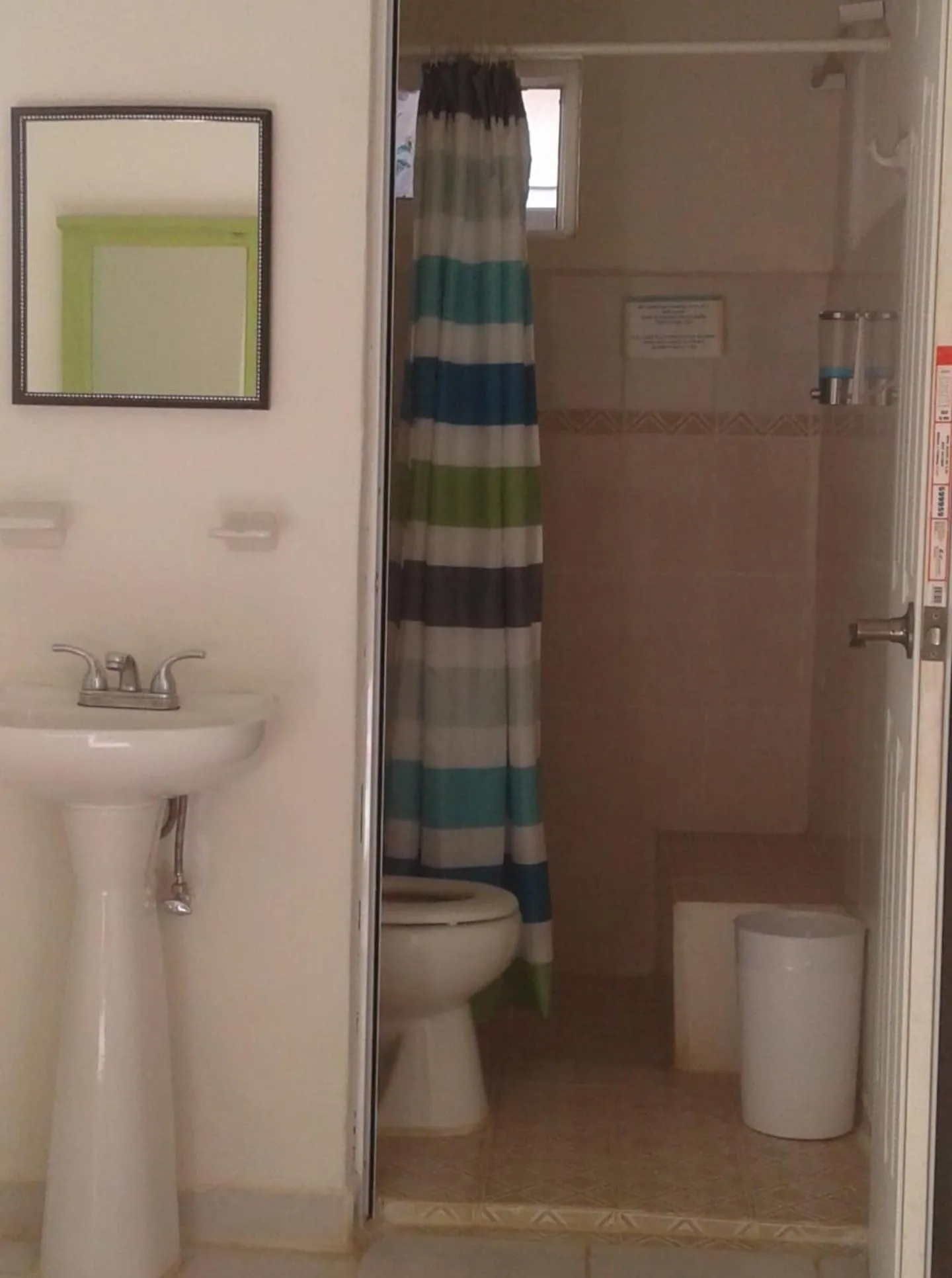 Shower in Hotel Quinta Mar y Selva