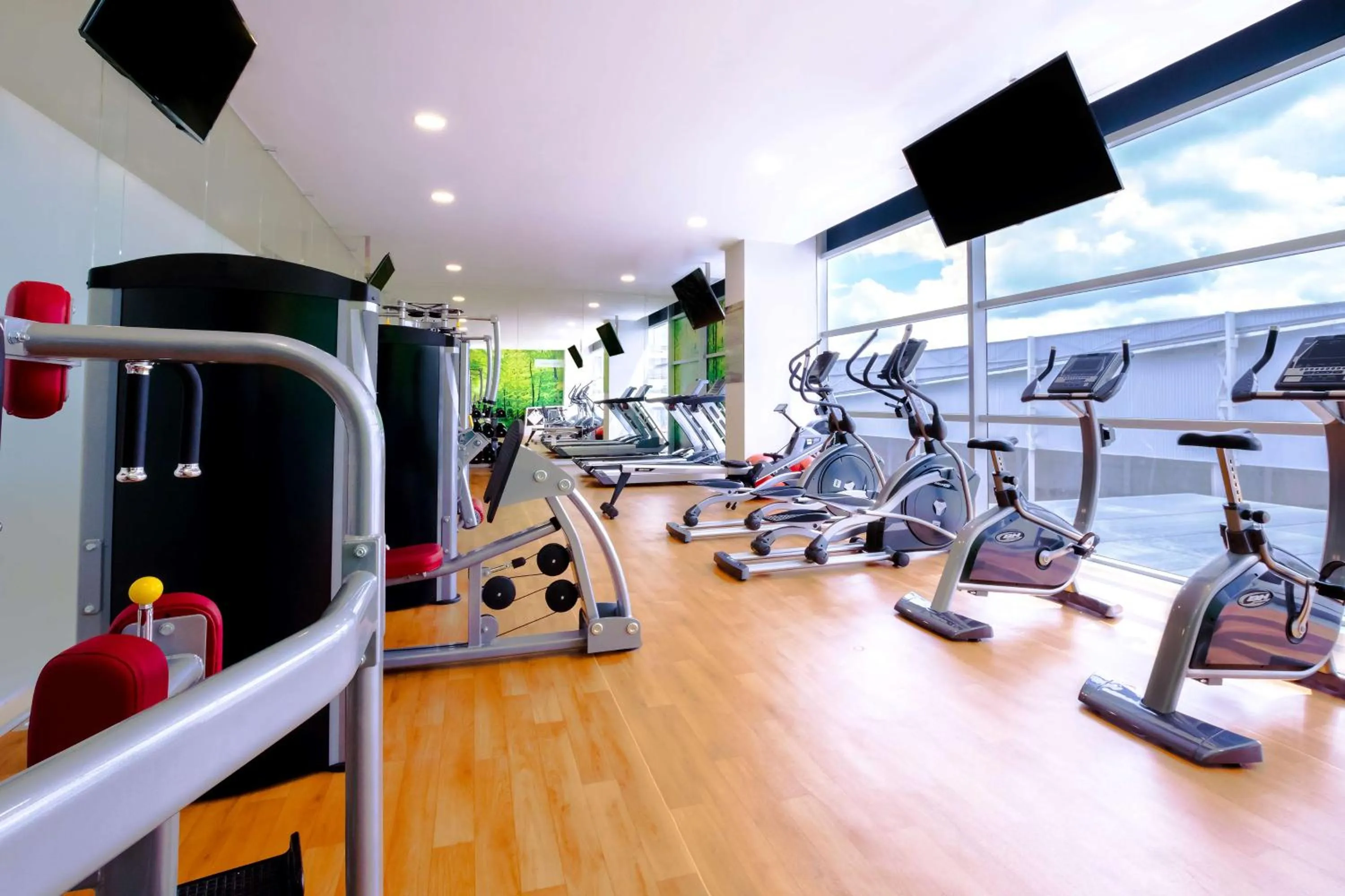 Spa and wellness centre/facilities in NH Puebla FINSA