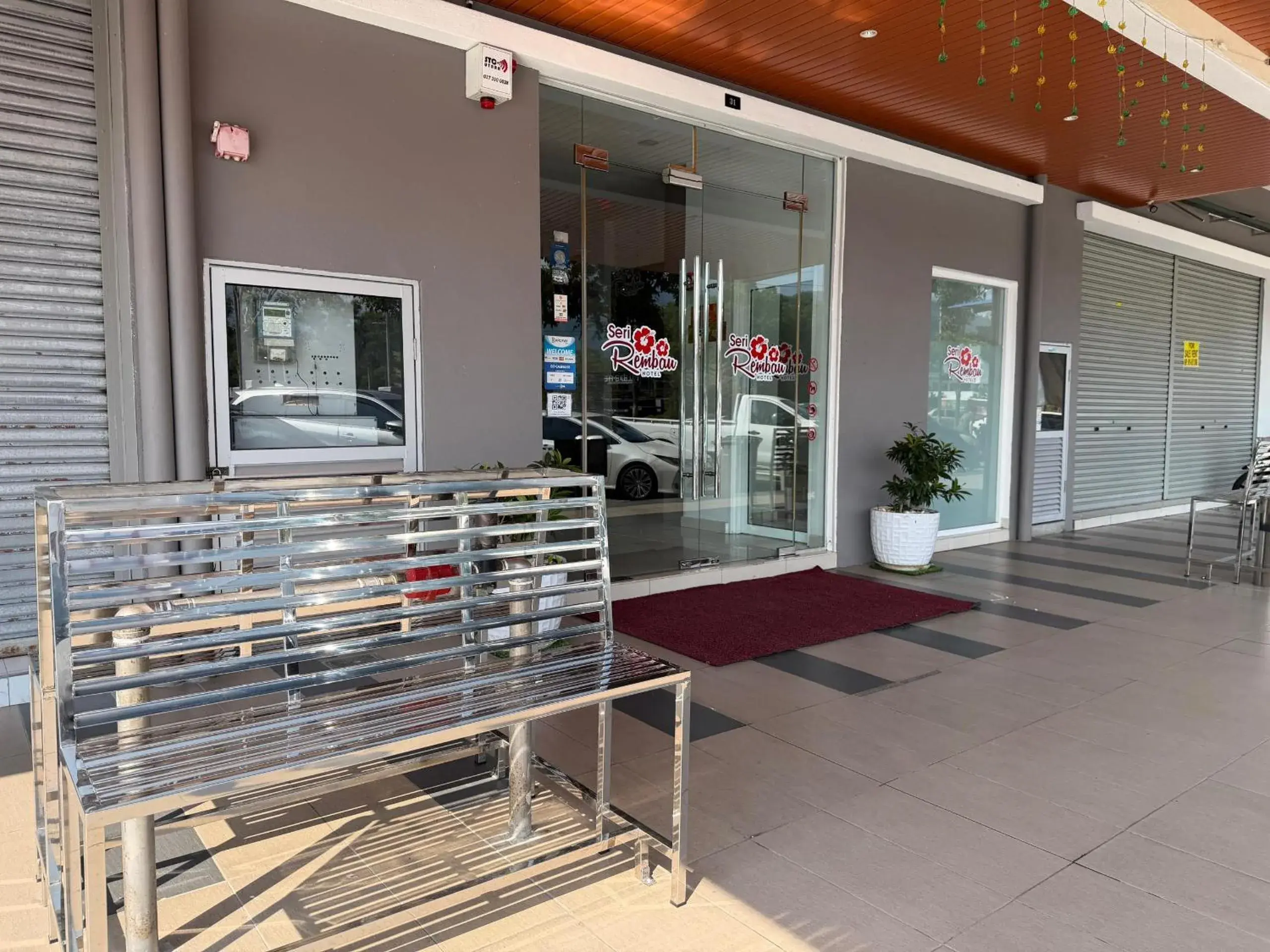 Seating area in Hotel Seri Rembau Seating area in Hotel Seri Rembau