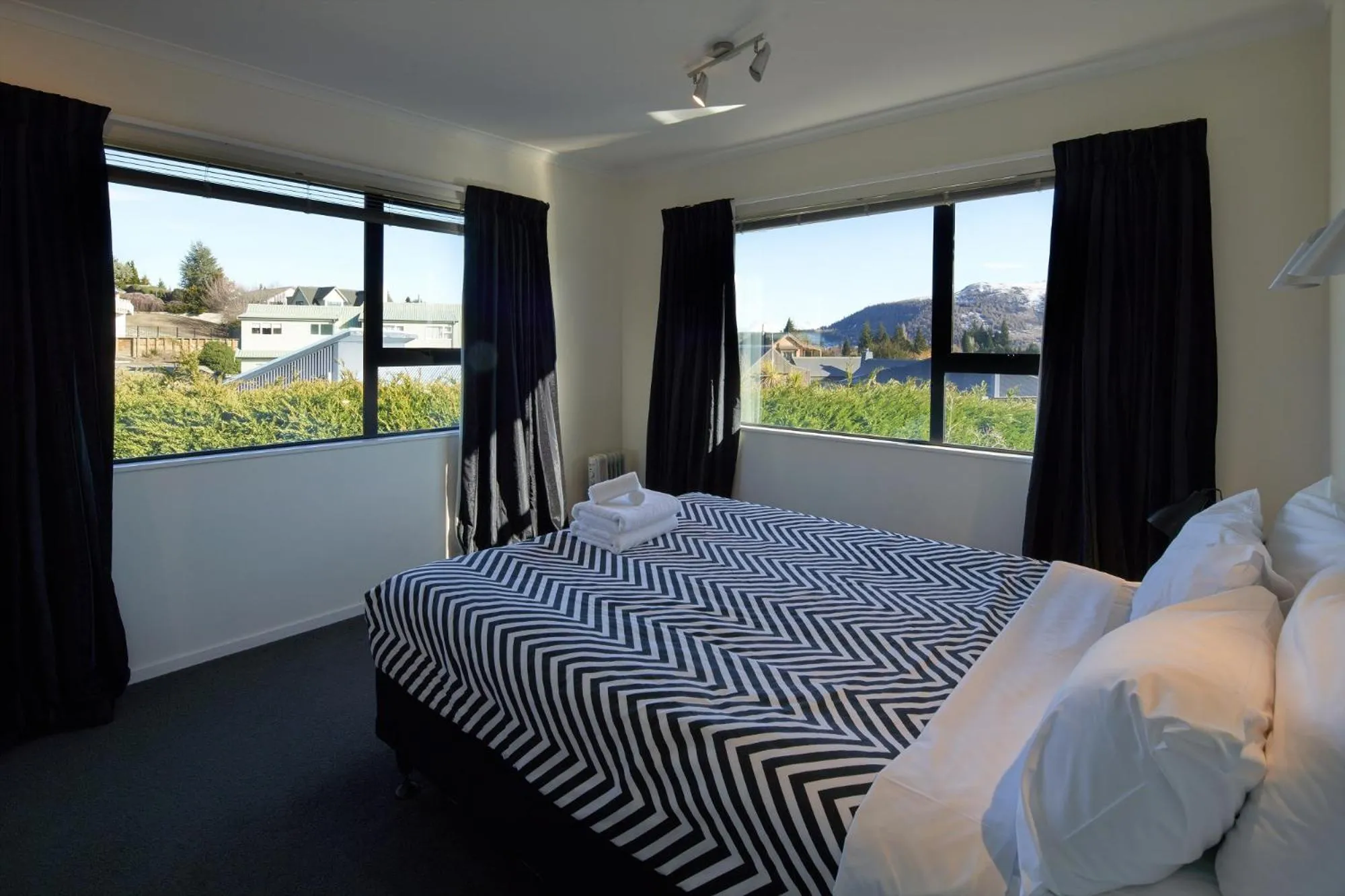 Bedroom, Bed in Serendipity - Lake Tekapo