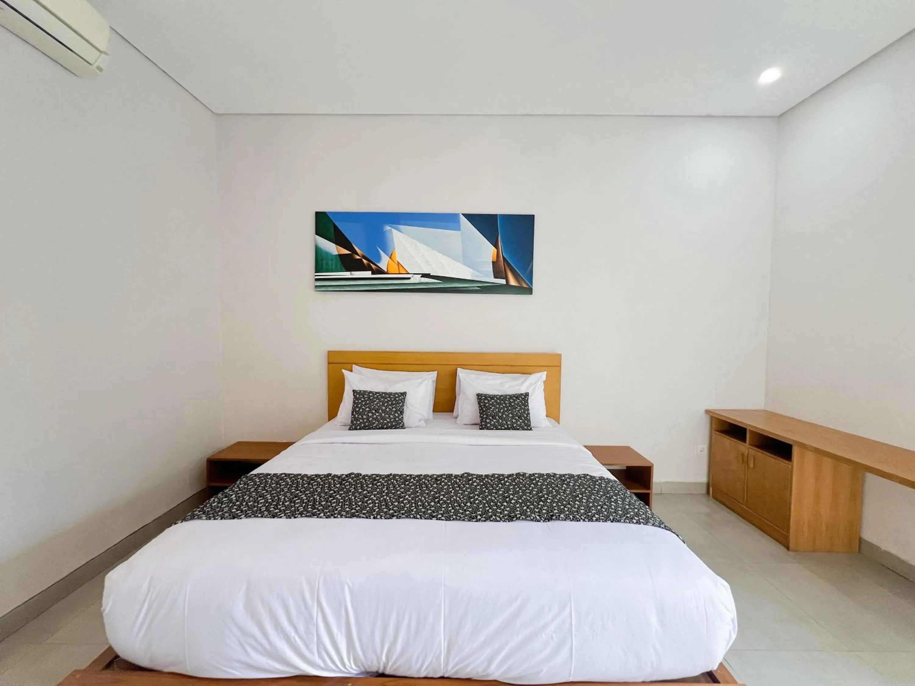 Bed in Apple Villa & Suite Seminyak
