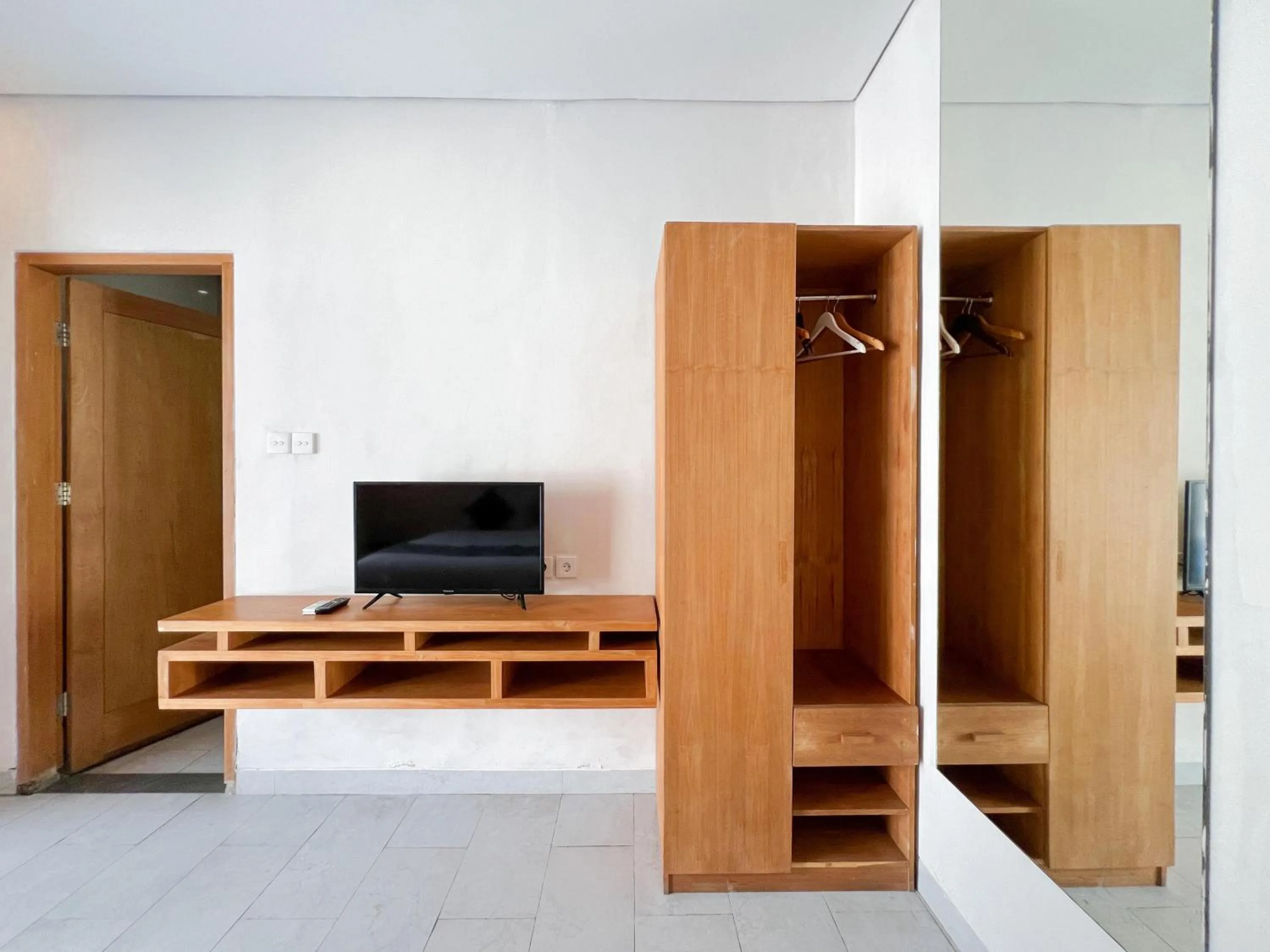 TV and multimedia in Apple Villa & Suite Seminyak