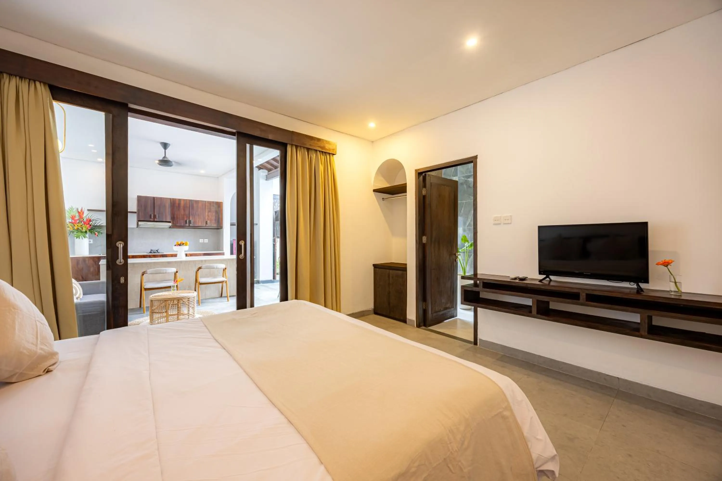 Bed in Apple Villa & Suite Seminyak