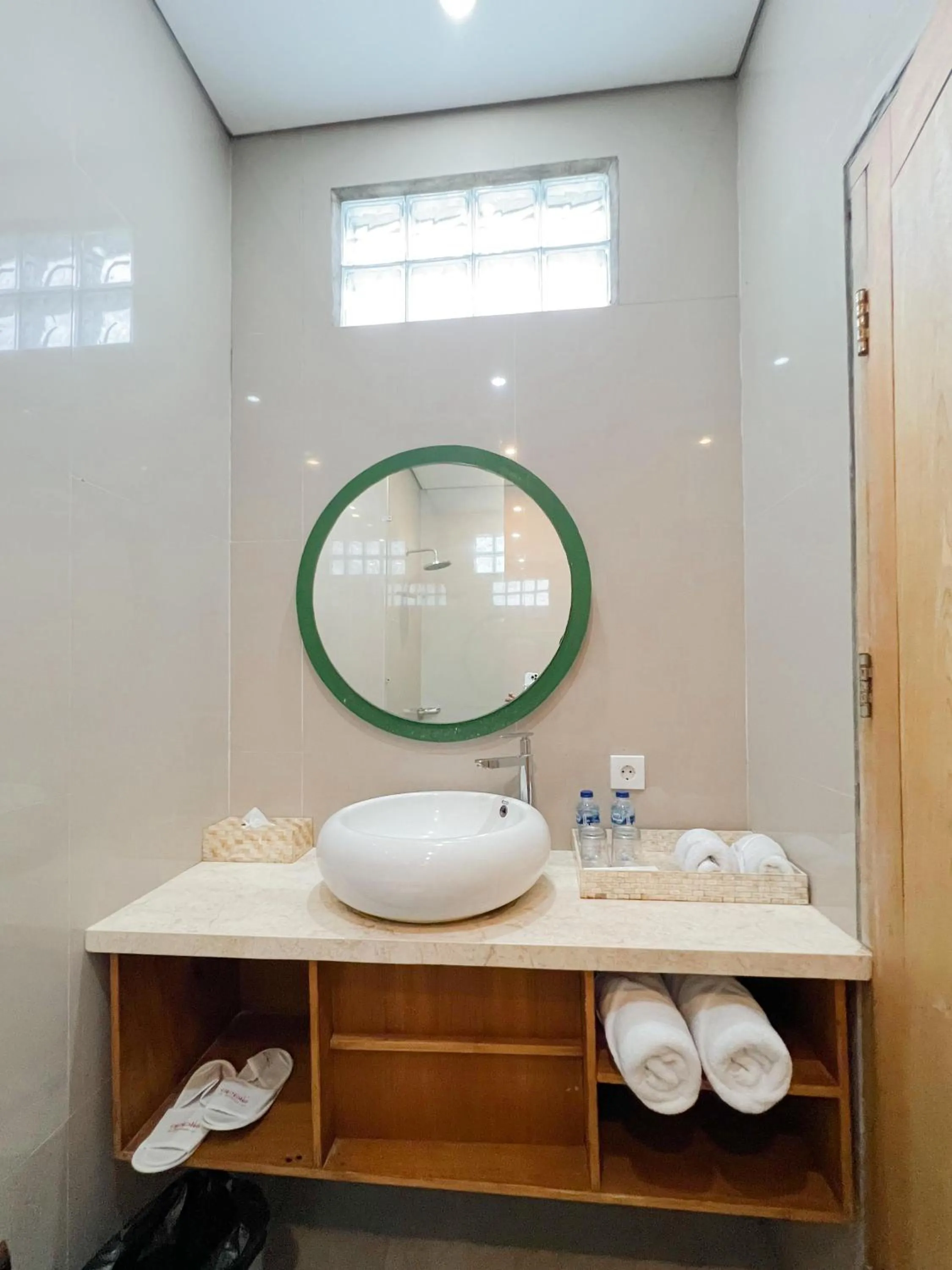 Bathroom in Apple Villa & Suite Seminyak