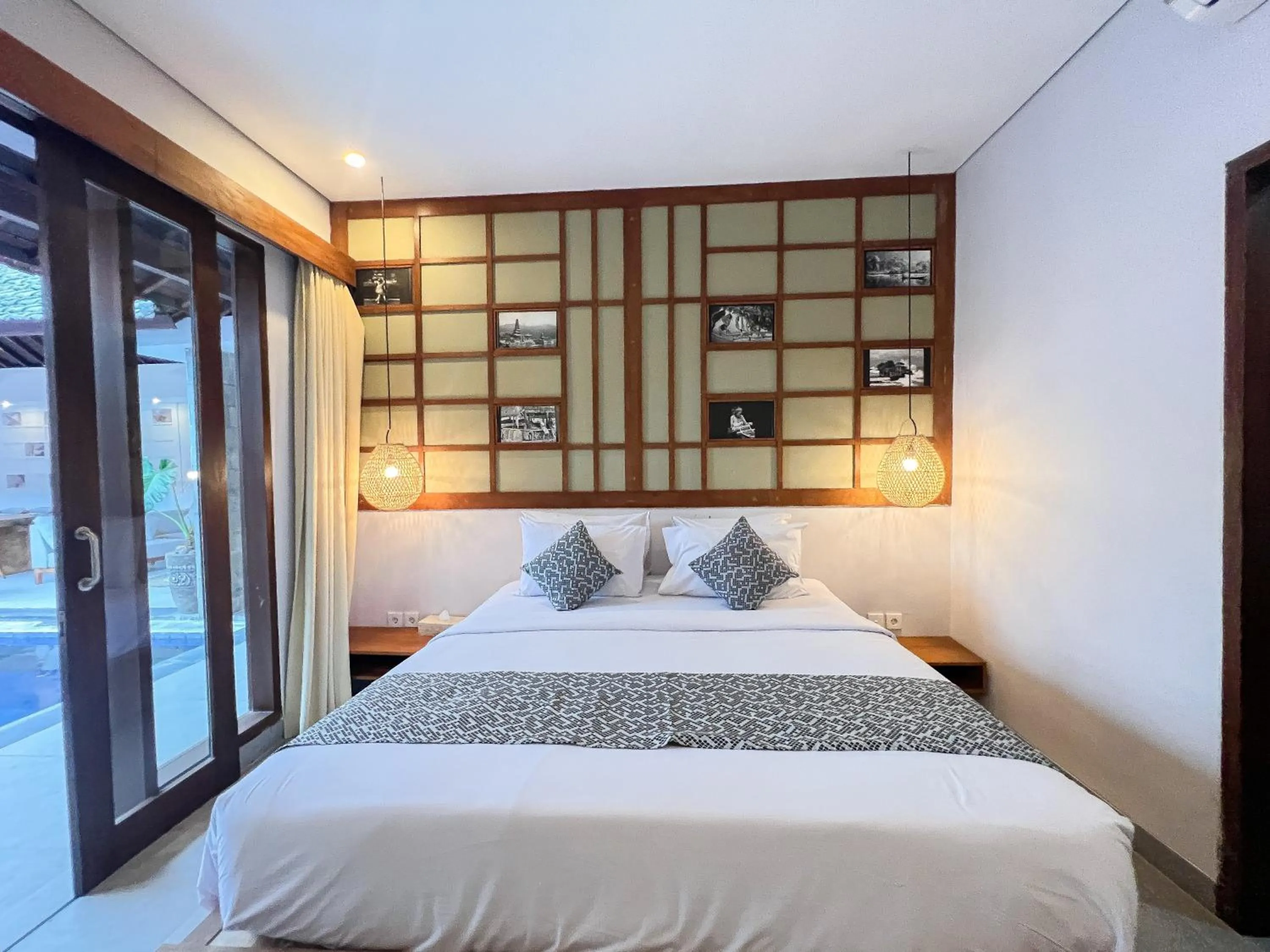 Bed in Apple Villa & Suite Seminyak