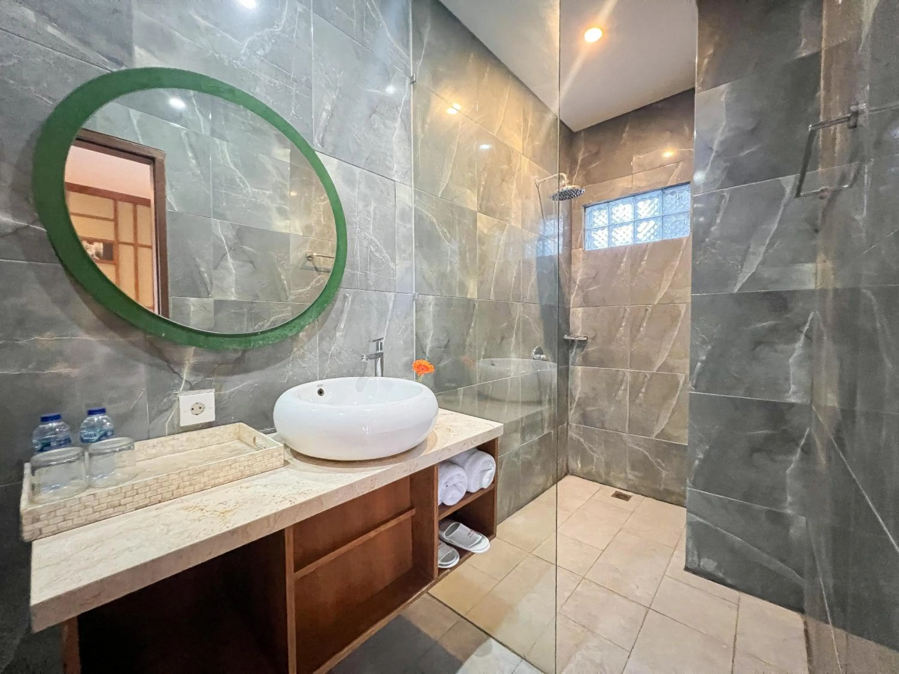 Apple Villa & Suite Seminyak