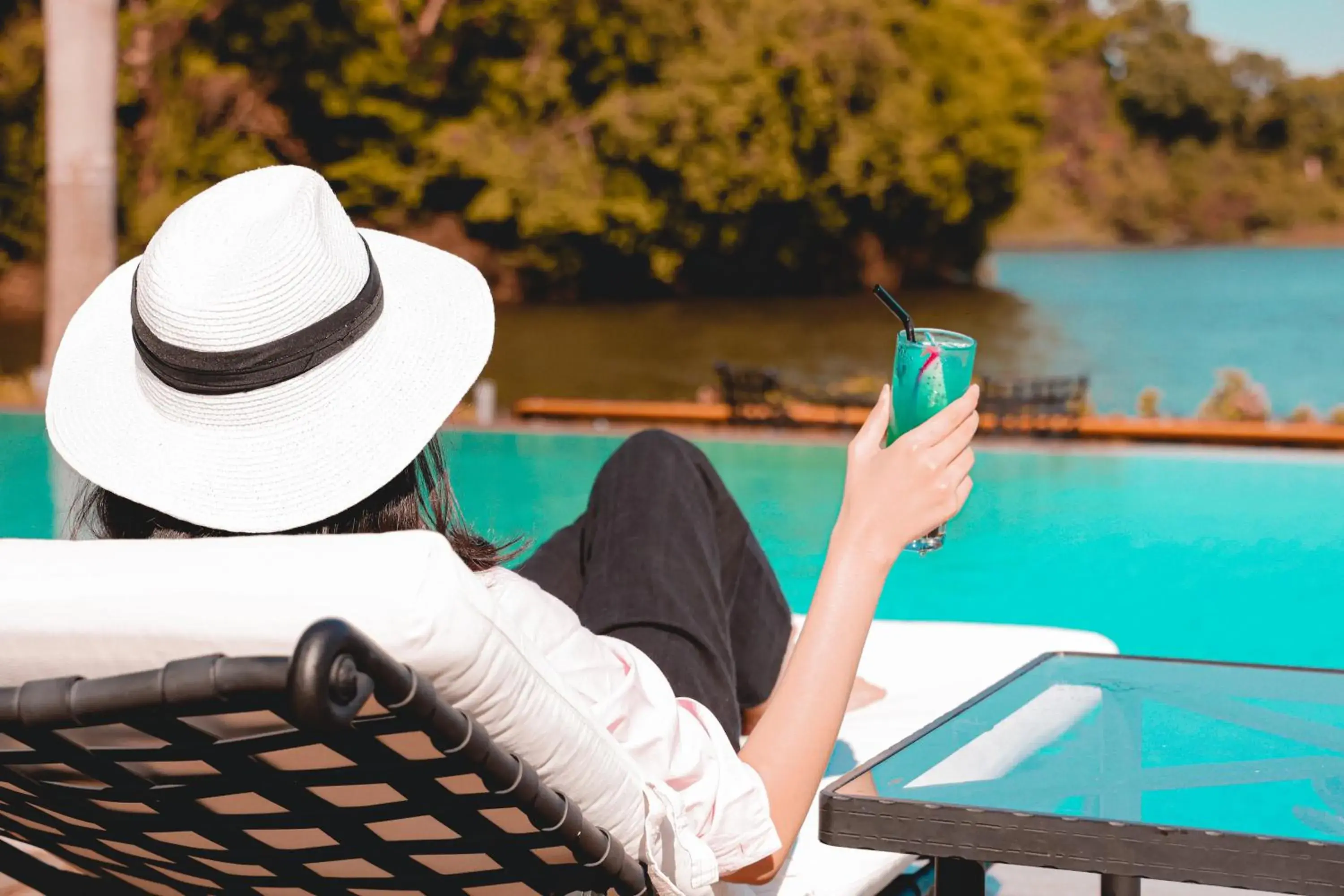 Swimming pool in LOTTE Hotel Yangon Swimming pool in LOTTE Hotel Yangon