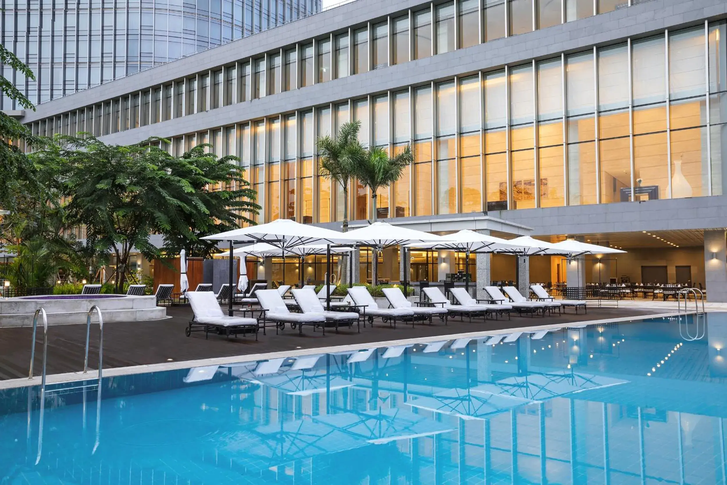 Swimming pool in LOTTE Hotel Yangon Swimming pool in LOTTE Hotel Yangon