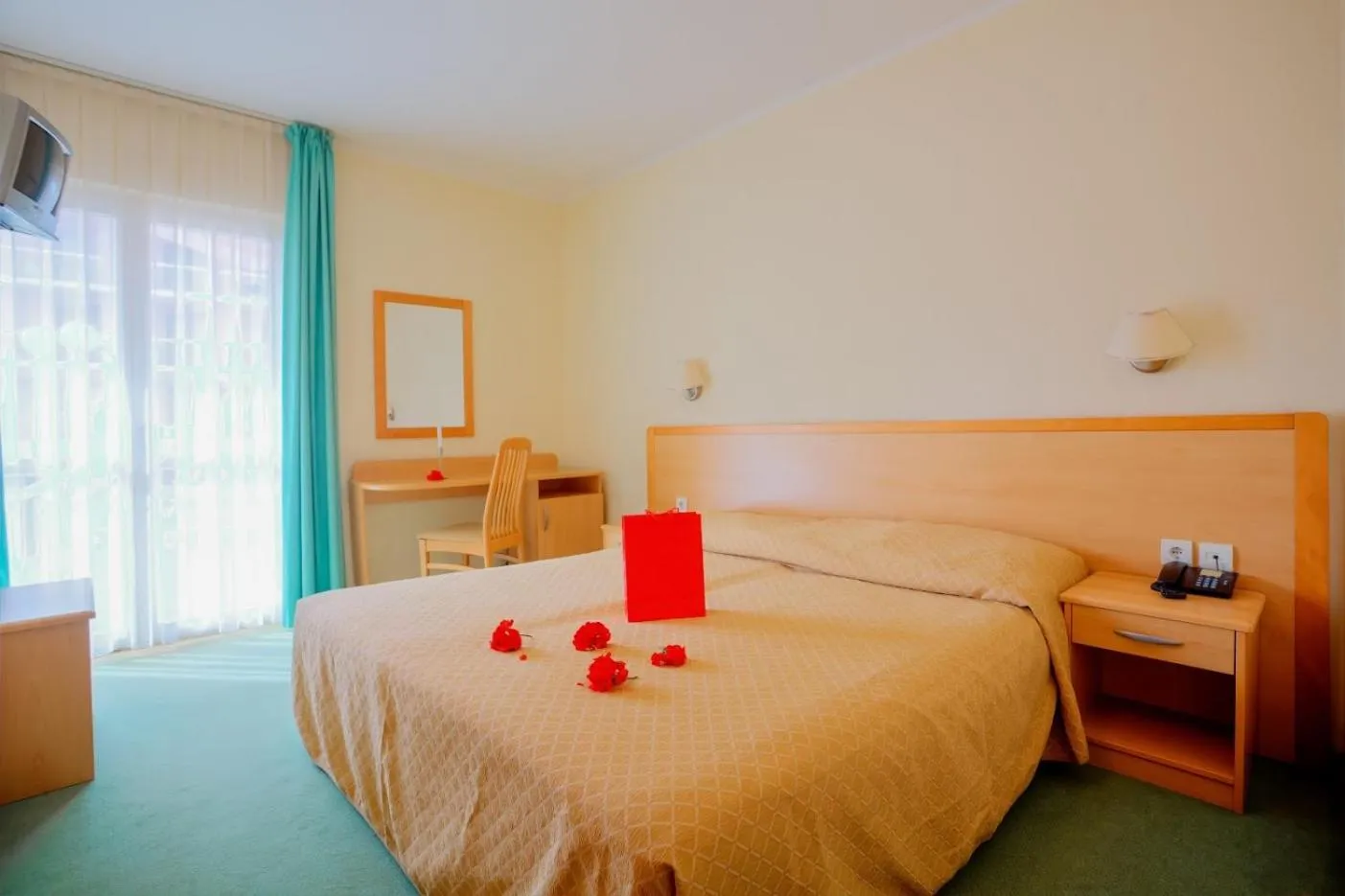 Photo of the whole room, Bed in Centinera Resort