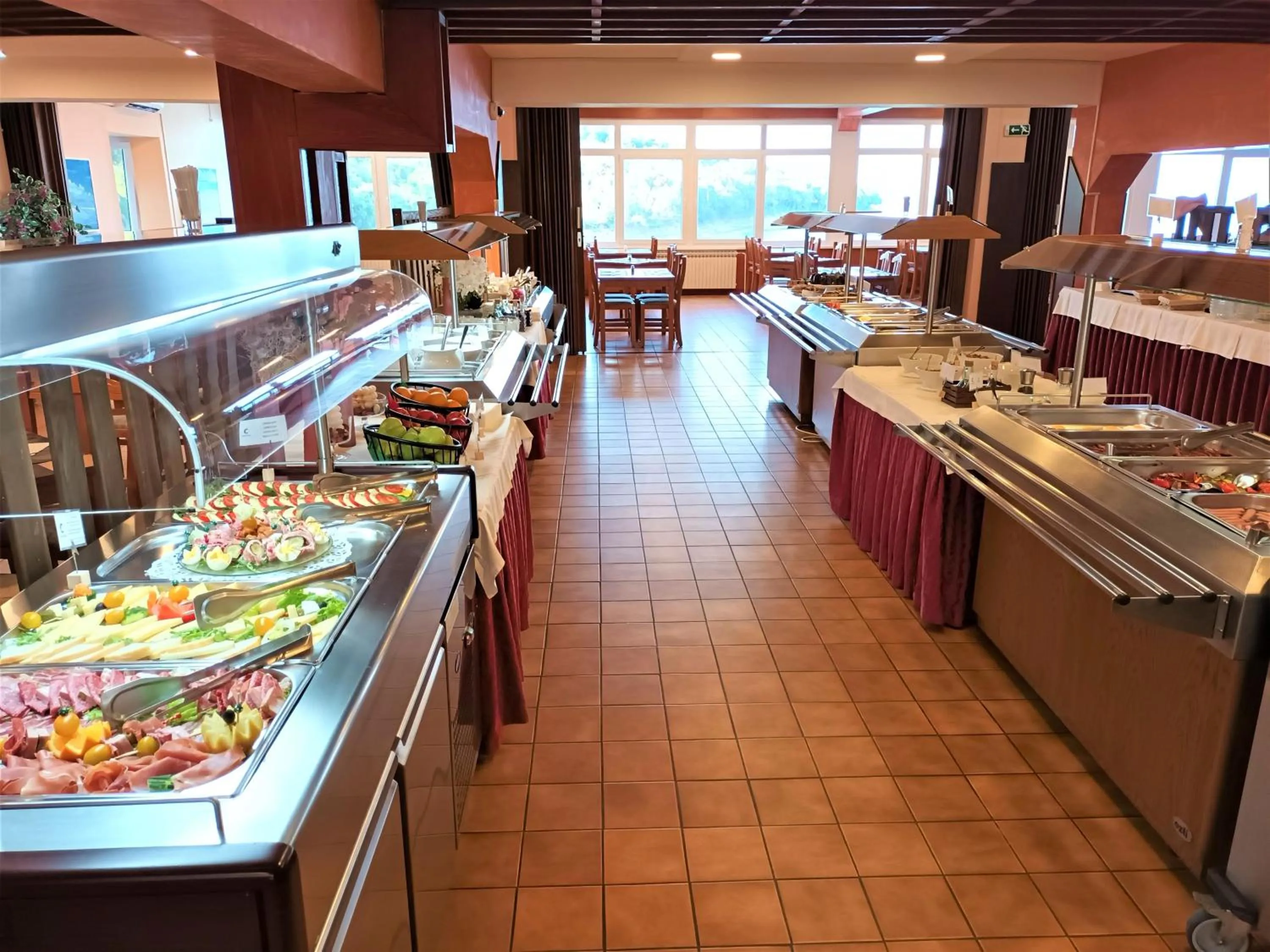 Buffet breakfast in Centinera Resort