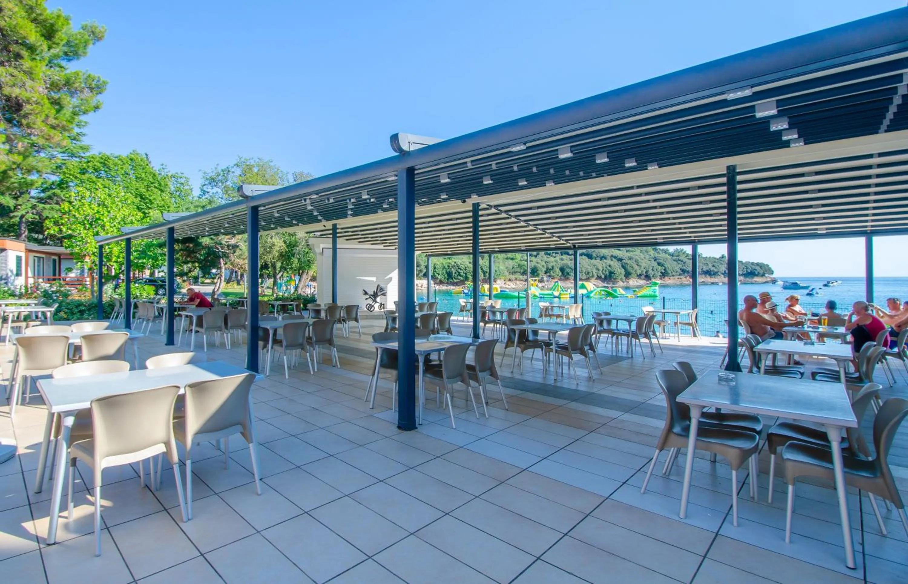 Restaurant/places to eat in Centinera Resort