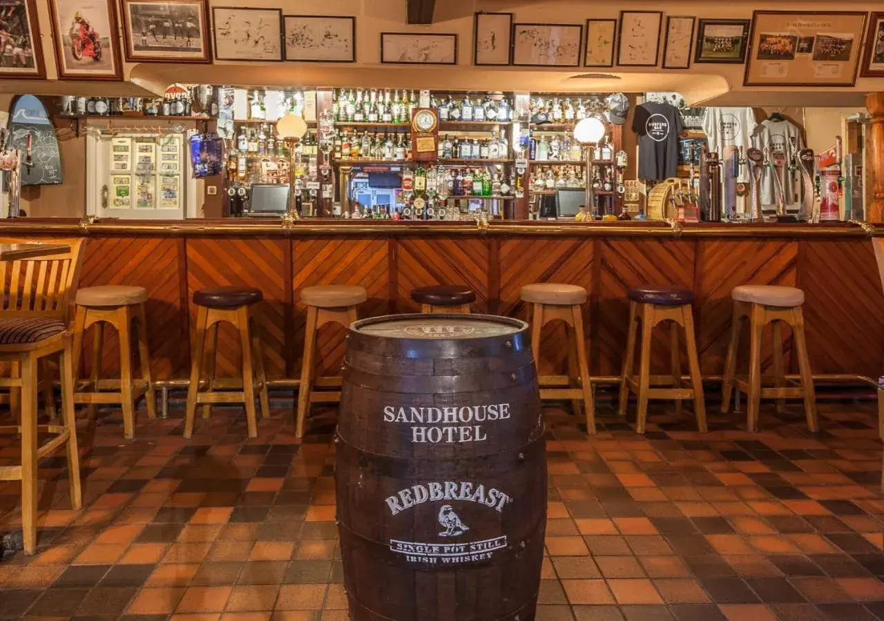 Lounge or bar in Sandhouse Hotel Lounge or bar in Sandhouse Hotel