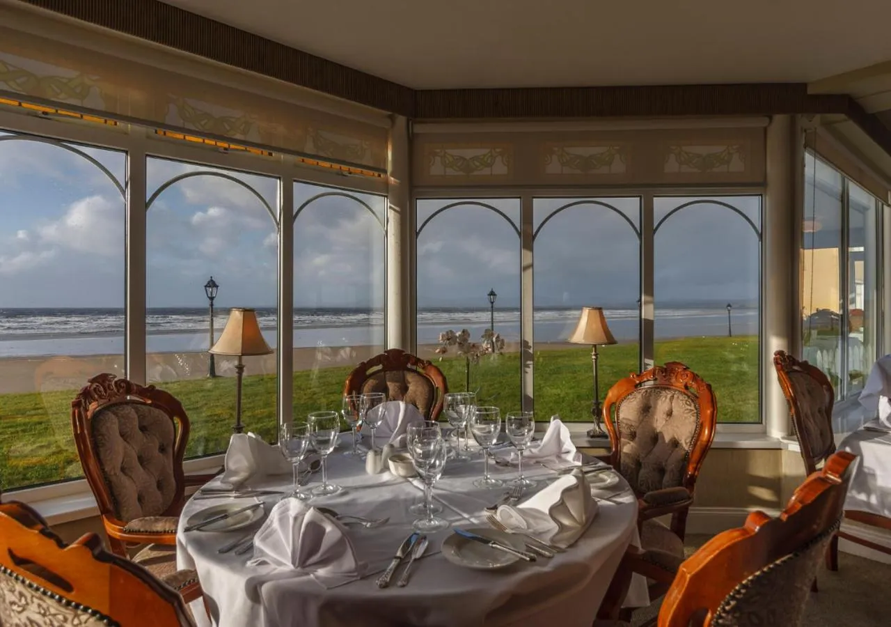 Restaurant/places to eat in Sandhouse Hotel