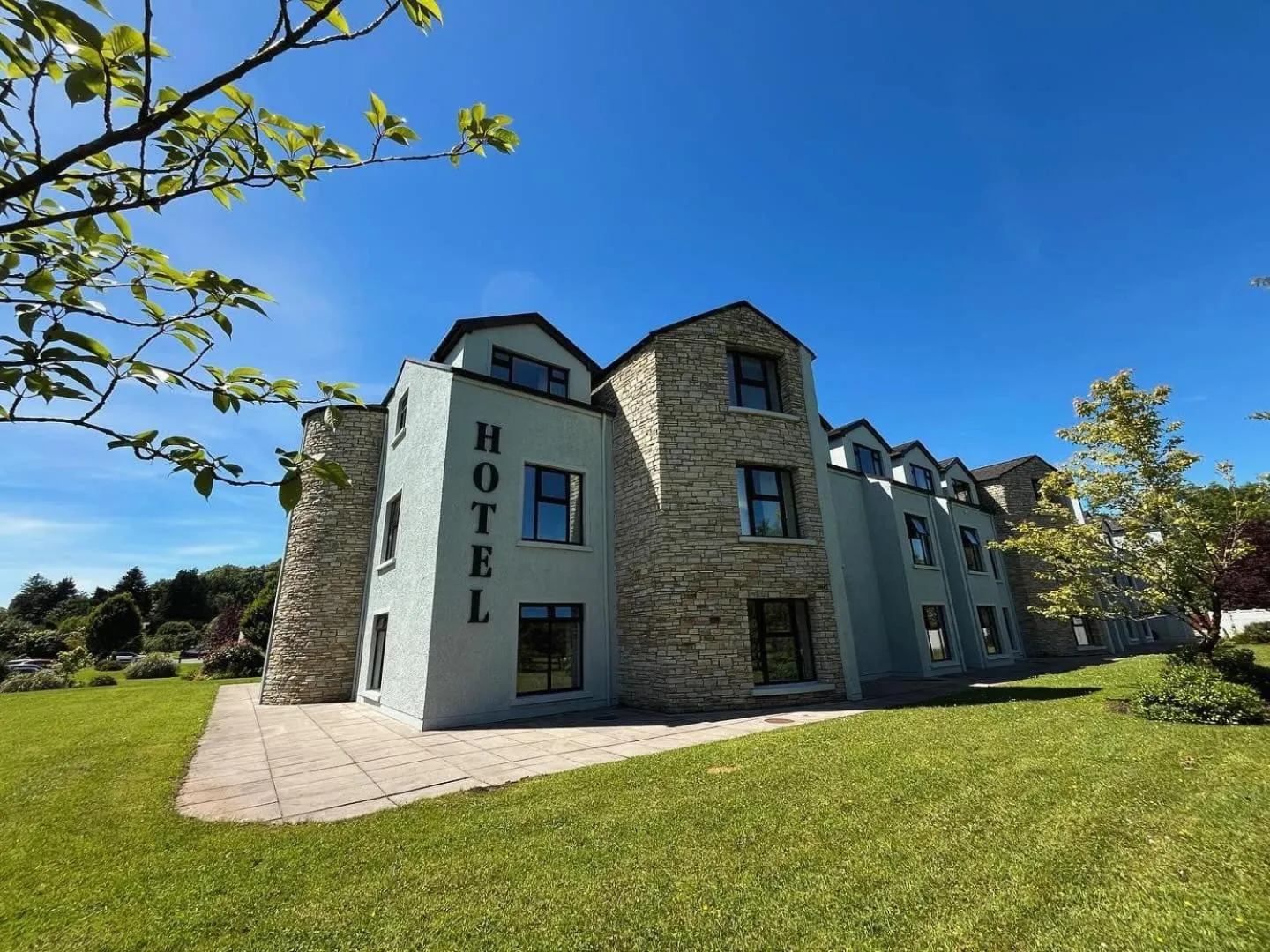 Property building in Mill Park Hotel