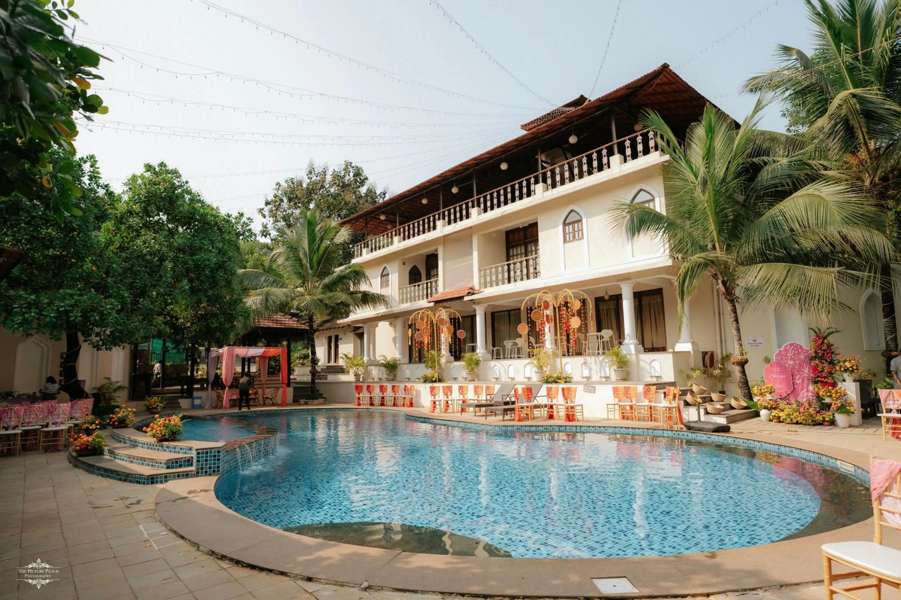 Amritara Aura Resort & Spa