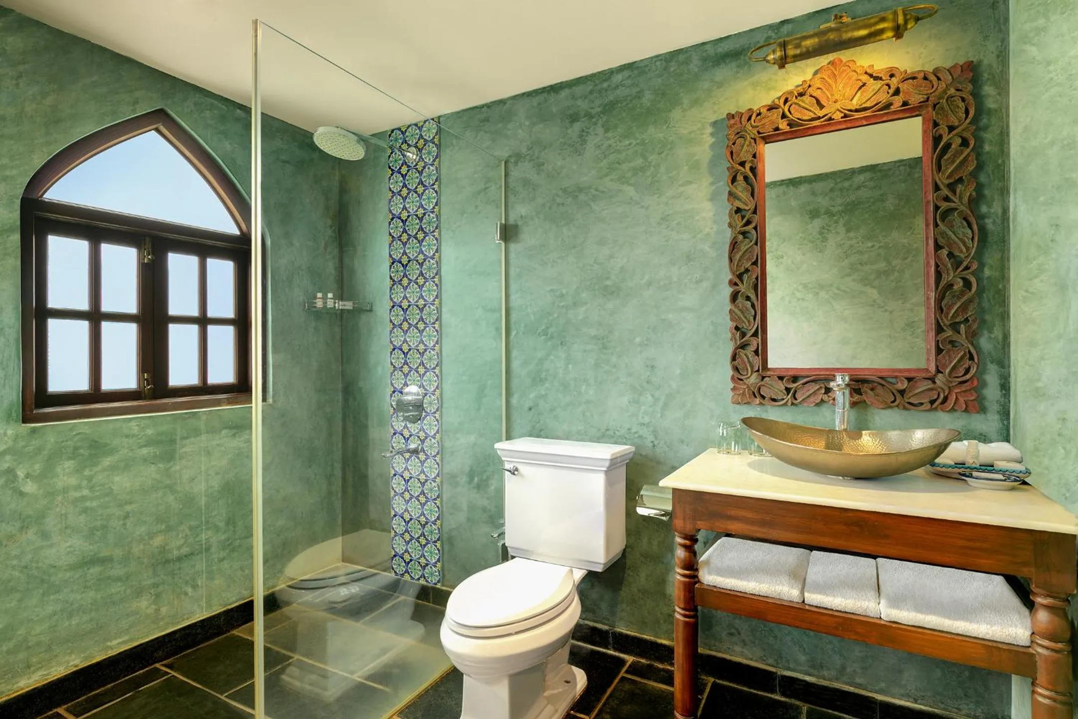 Bathroom in Amritara Aura Resort & Spa