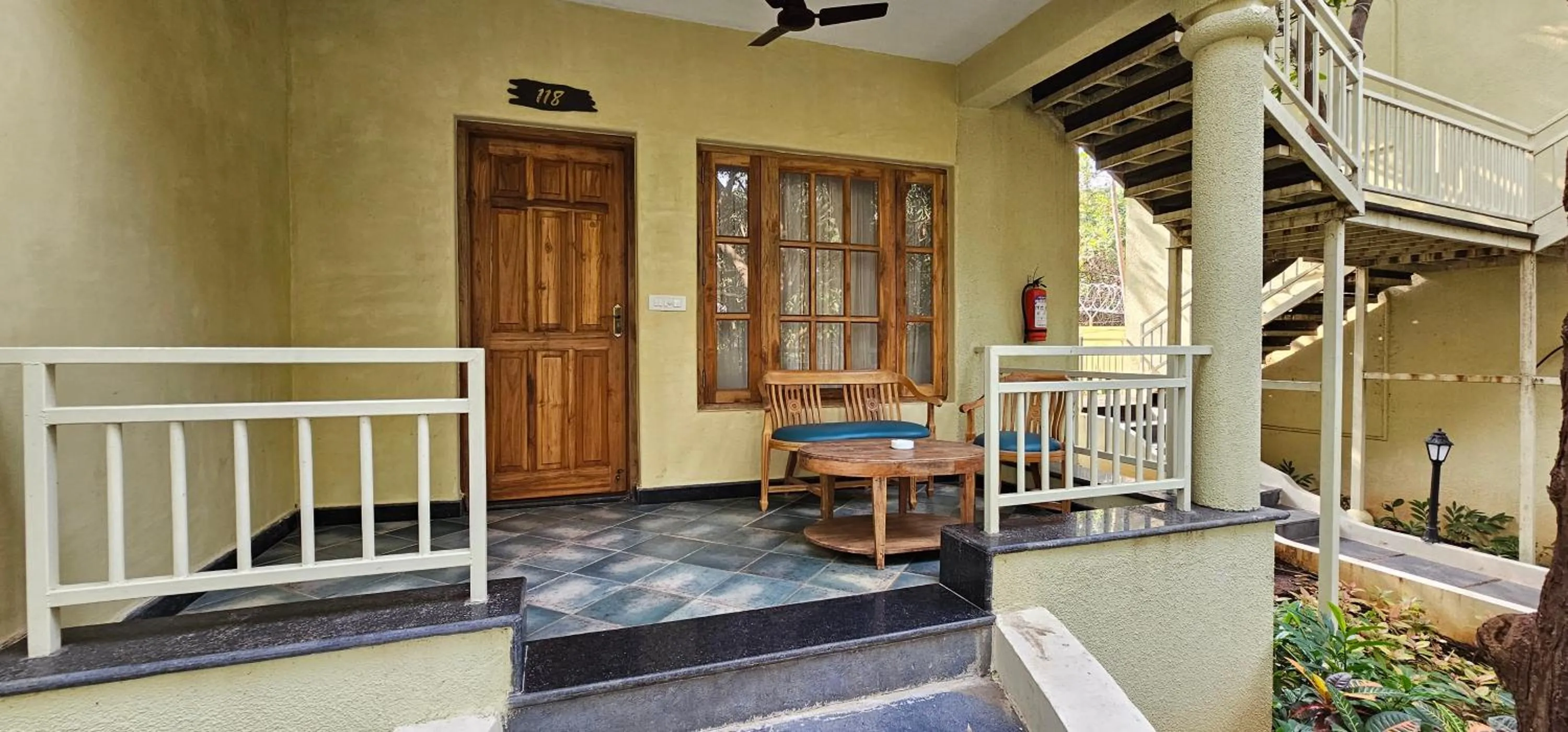 Amritara Aura Resort & Spa