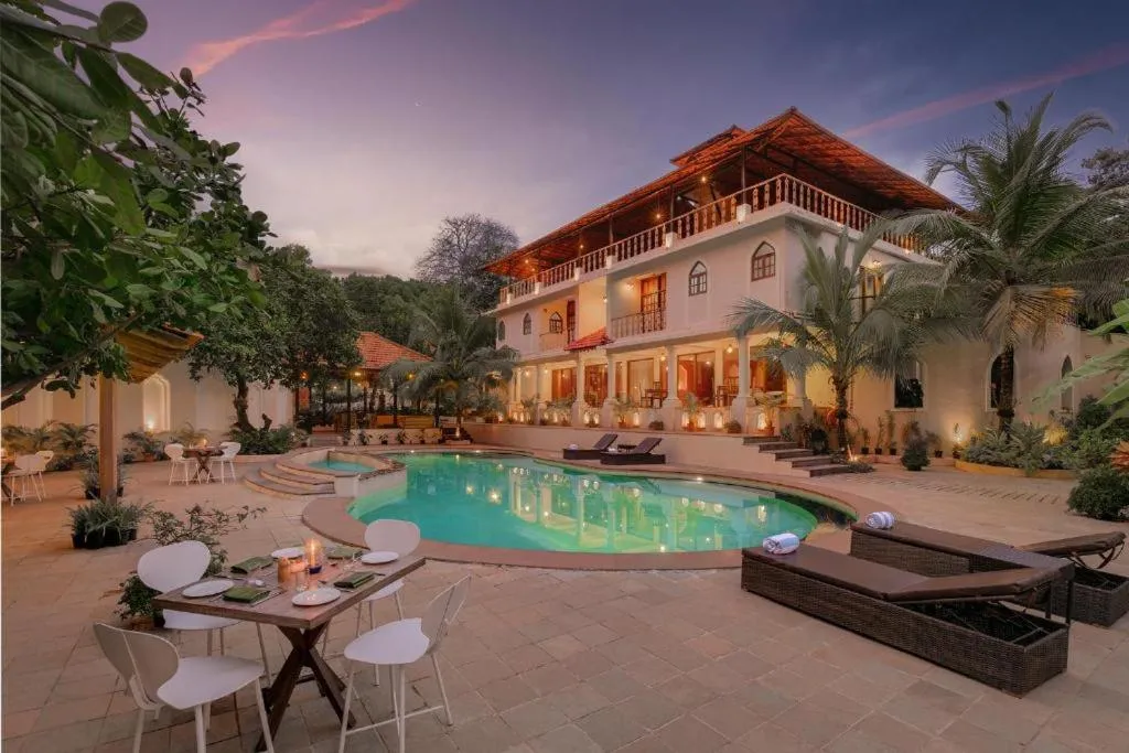 Property building in Amritara Aura Resort & Spa