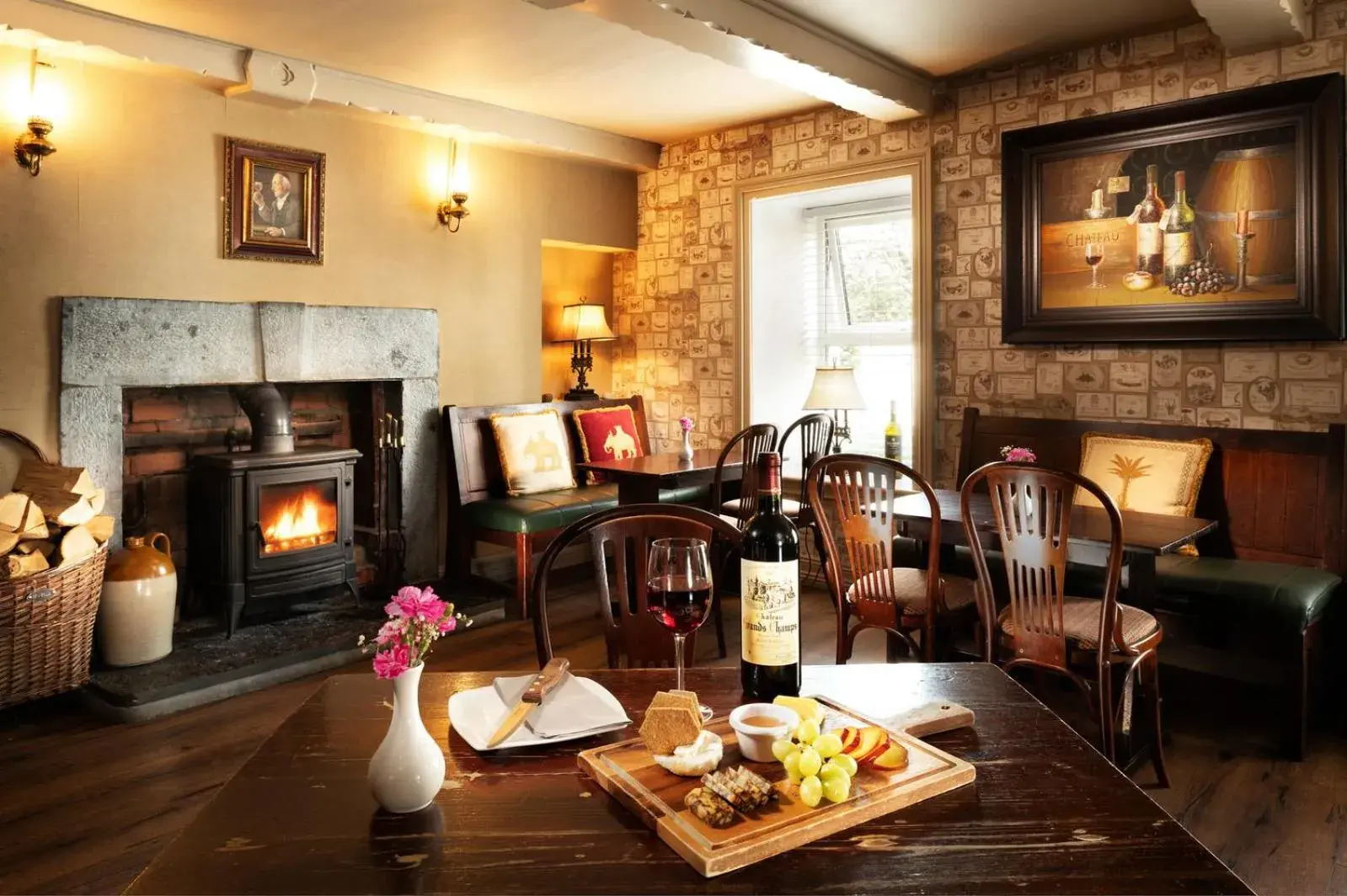 Lounge or bar in Hylands Burren Hotel Lounge or bar in Hylands Burren Hotel