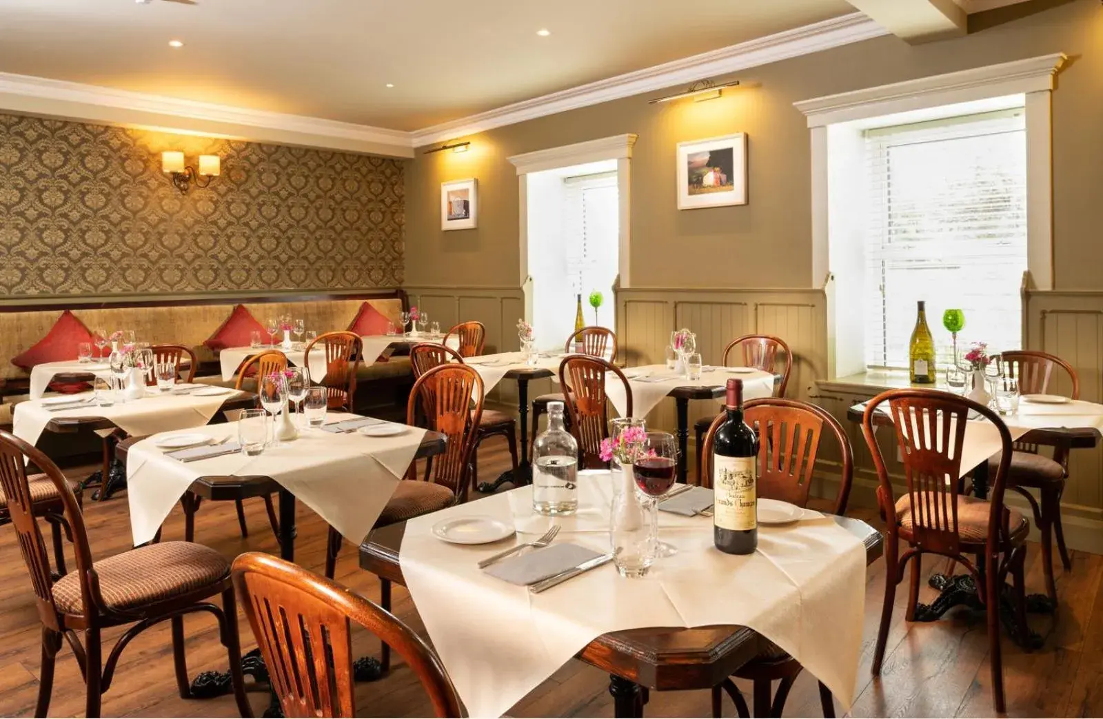 Restaurant/places to eat in Hylands Burren Hotel Restaurant/places to eat in Hylands Burren Hotel