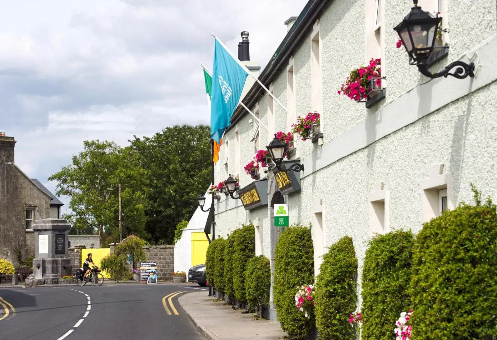 Facade/entrance in Hylands Burren Hotel Facade/entrance in Hylands Burren Hotel