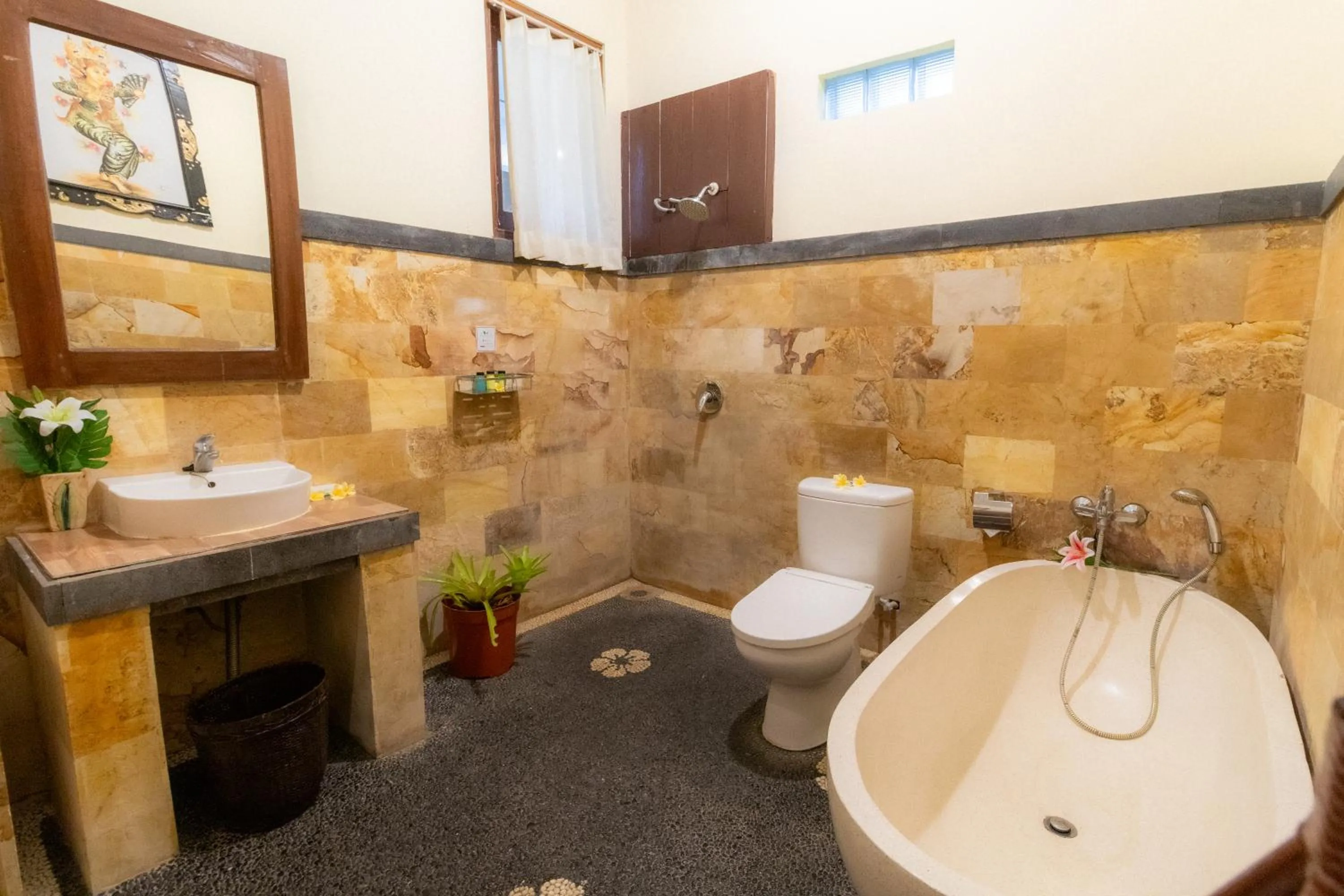 Bathroom in Doni House & Villas