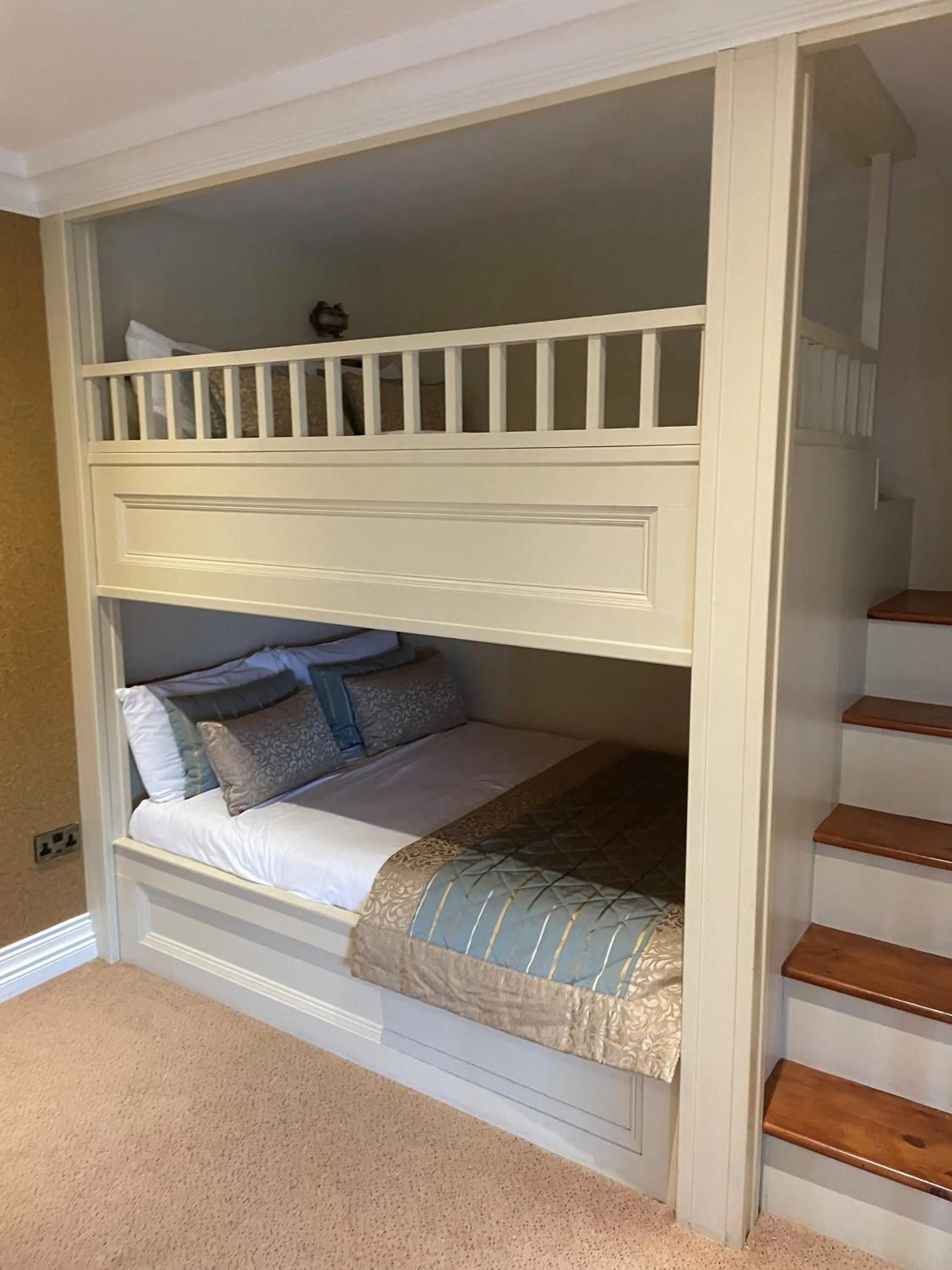 bunk bed, Bed in Towers Hotel Glenbeigh