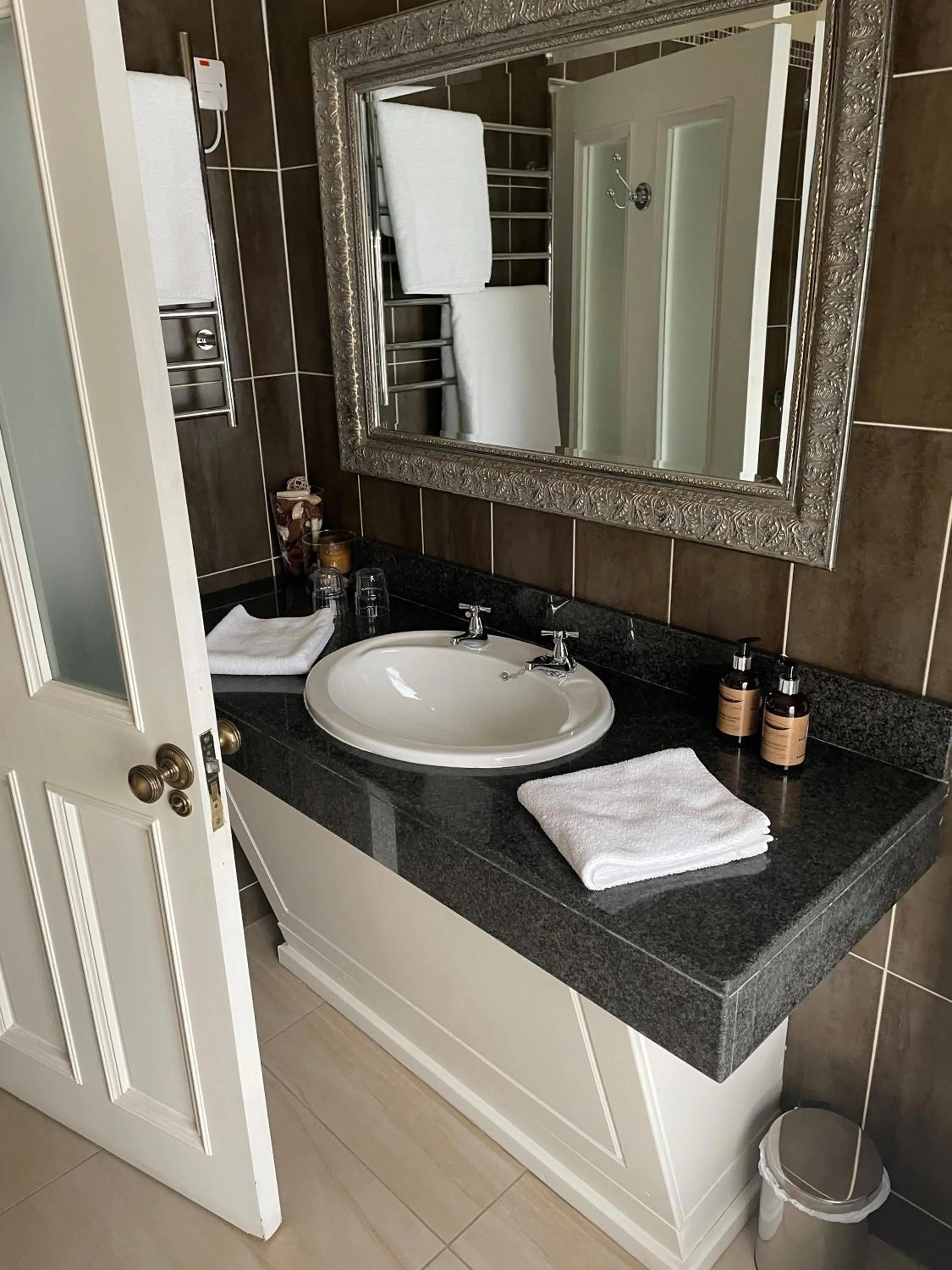 Bathroom in Towers Hotel Glenbeigh