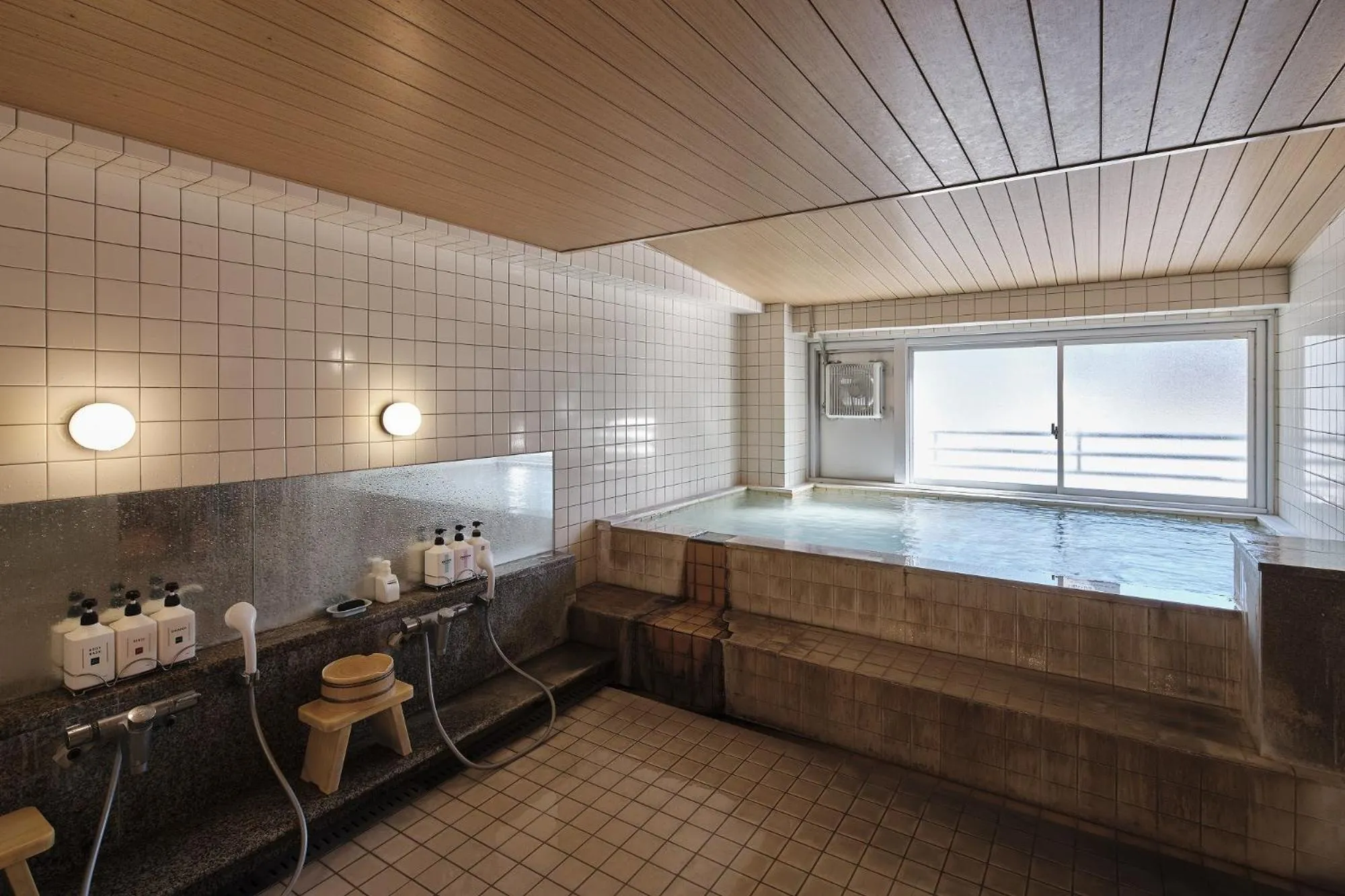 Hot Spring Bath in Sansuikan Kawayu Matsuya