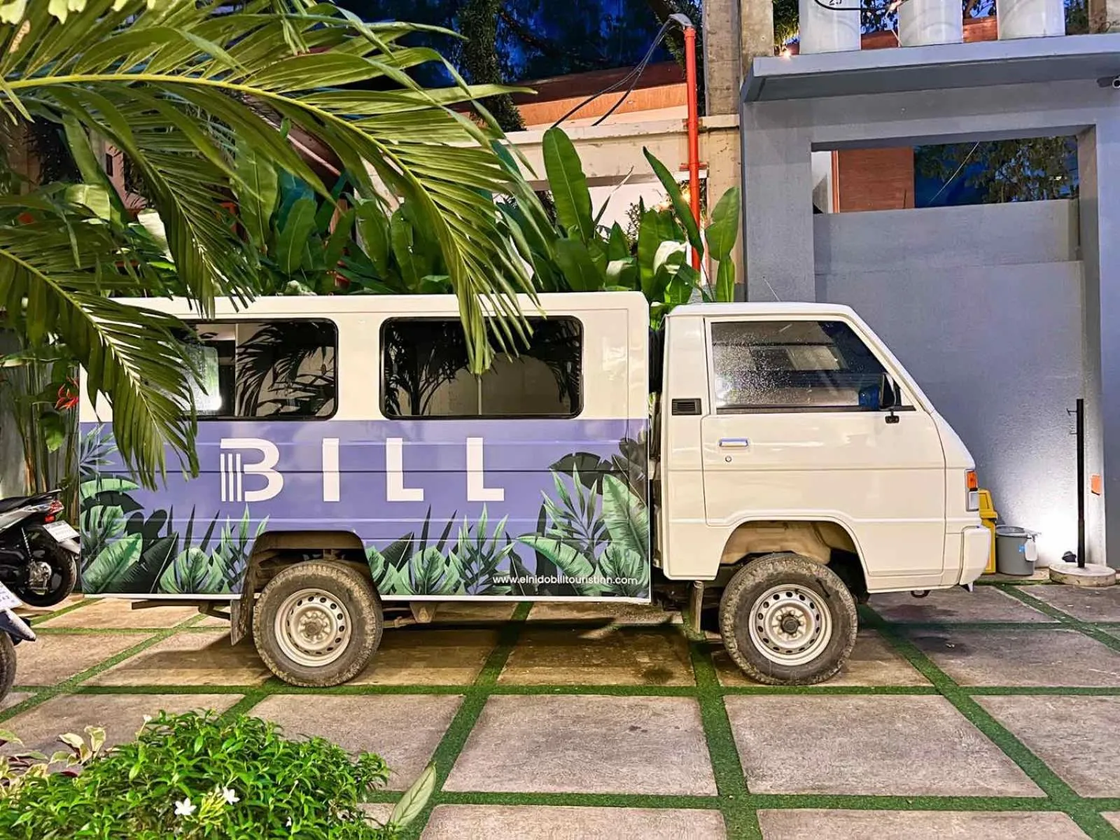 shuttle in Bill Tourist Inn