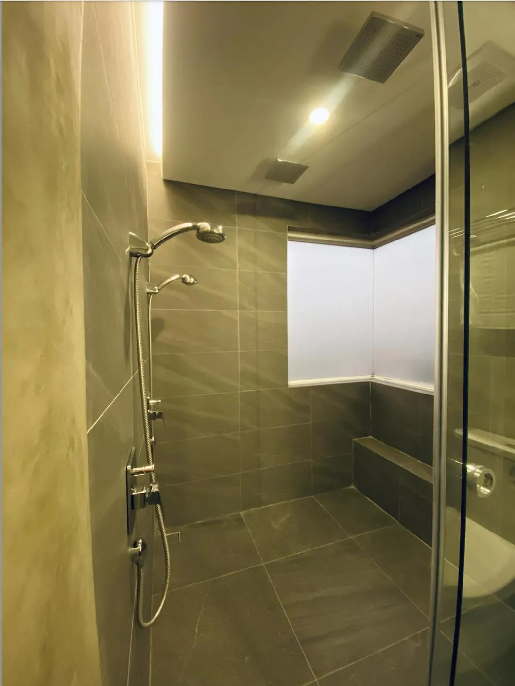 Shower in Bill Tourist Inn