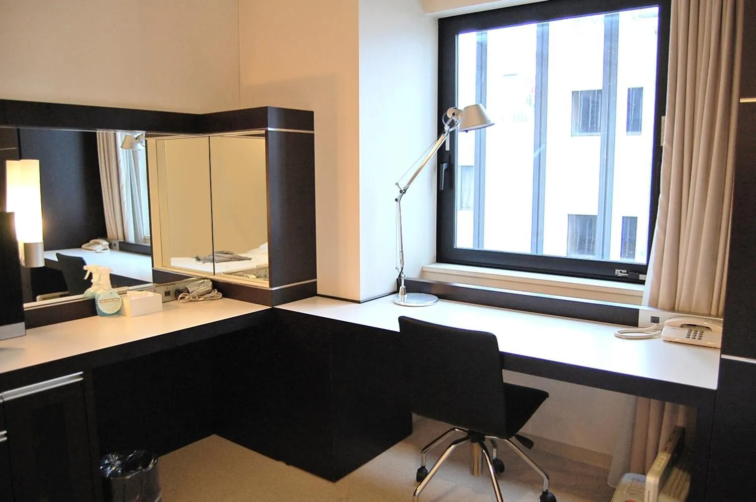 Photo of the whole room in Cross Wave Umeda