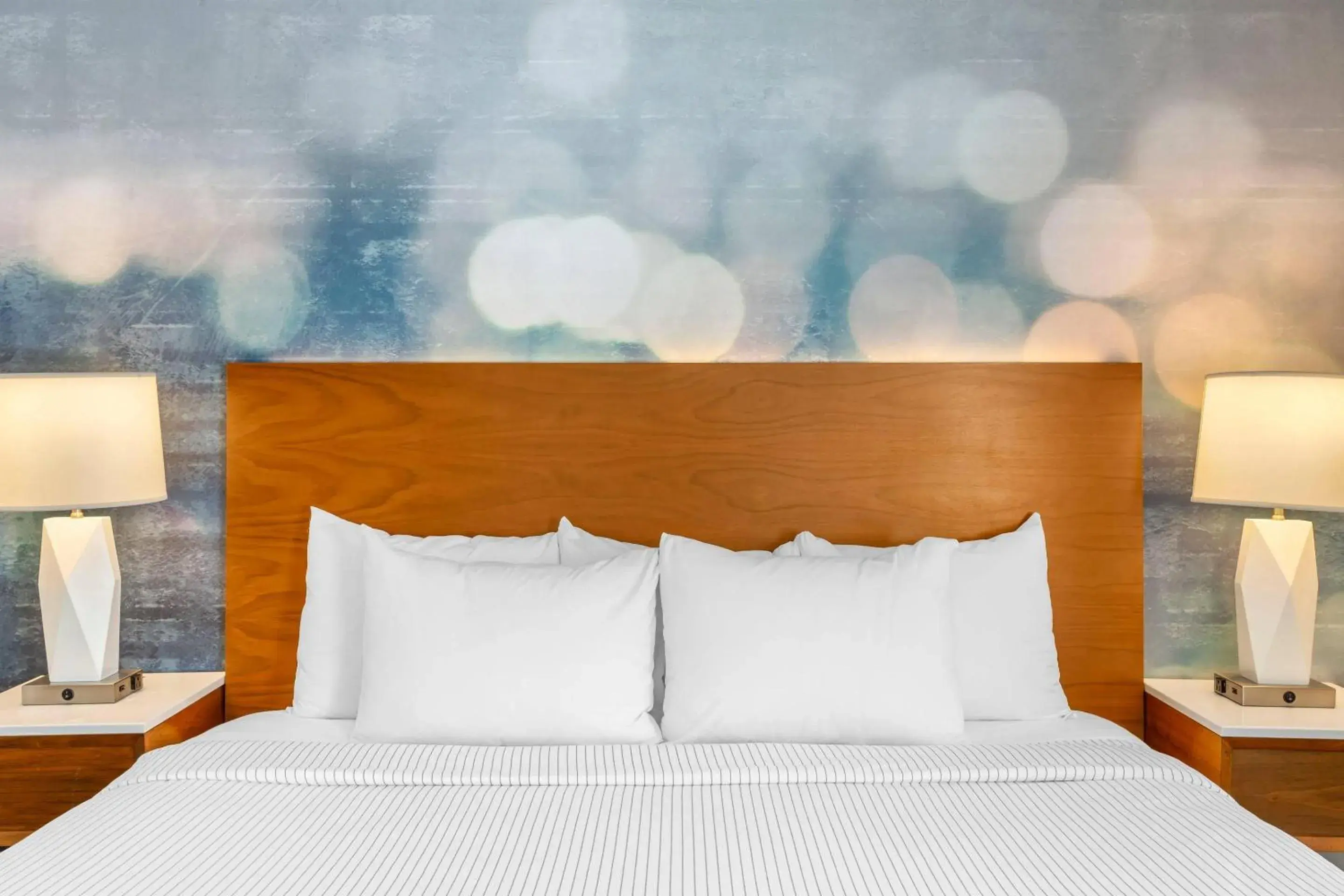 Bedroom, Bed in Cambria Hotel LAX Bedroom, Bed in Cambria Hotel LAX