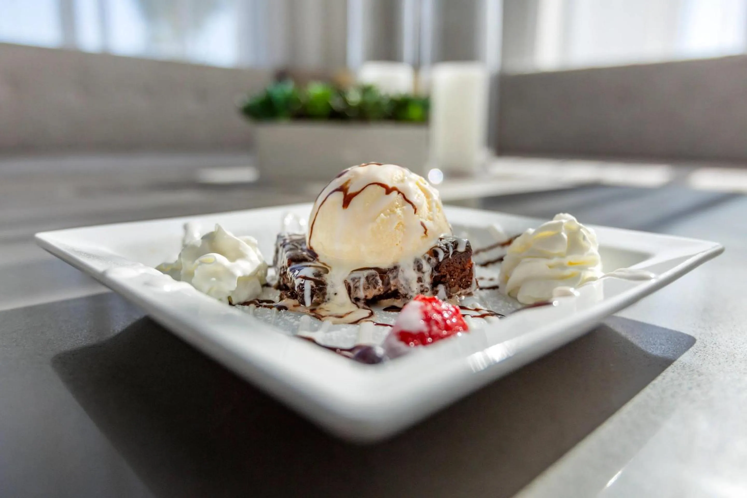 Restaurant/places to eat in Cambria Hotel LAX