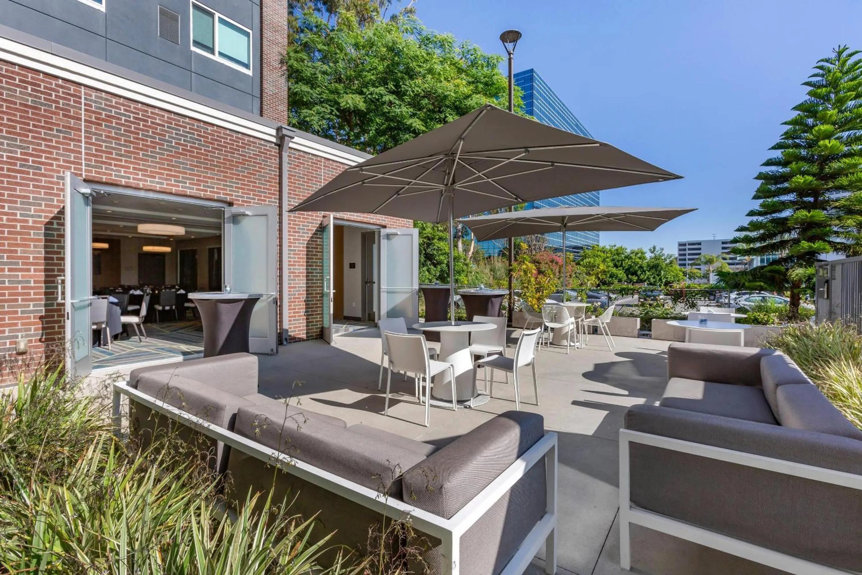 Meeting/conference room in Cambria Hotel LAX