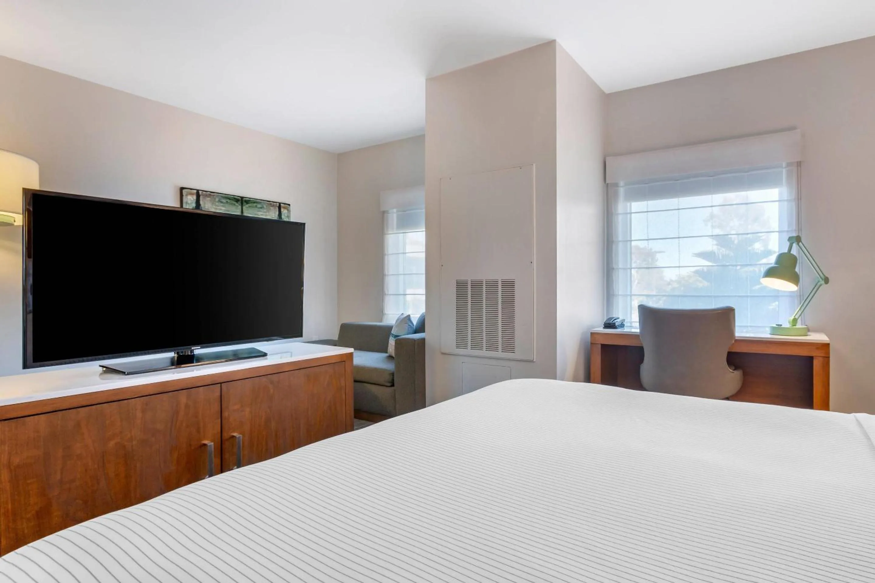 Bedroom, Bed in Cambria Hotel LAX