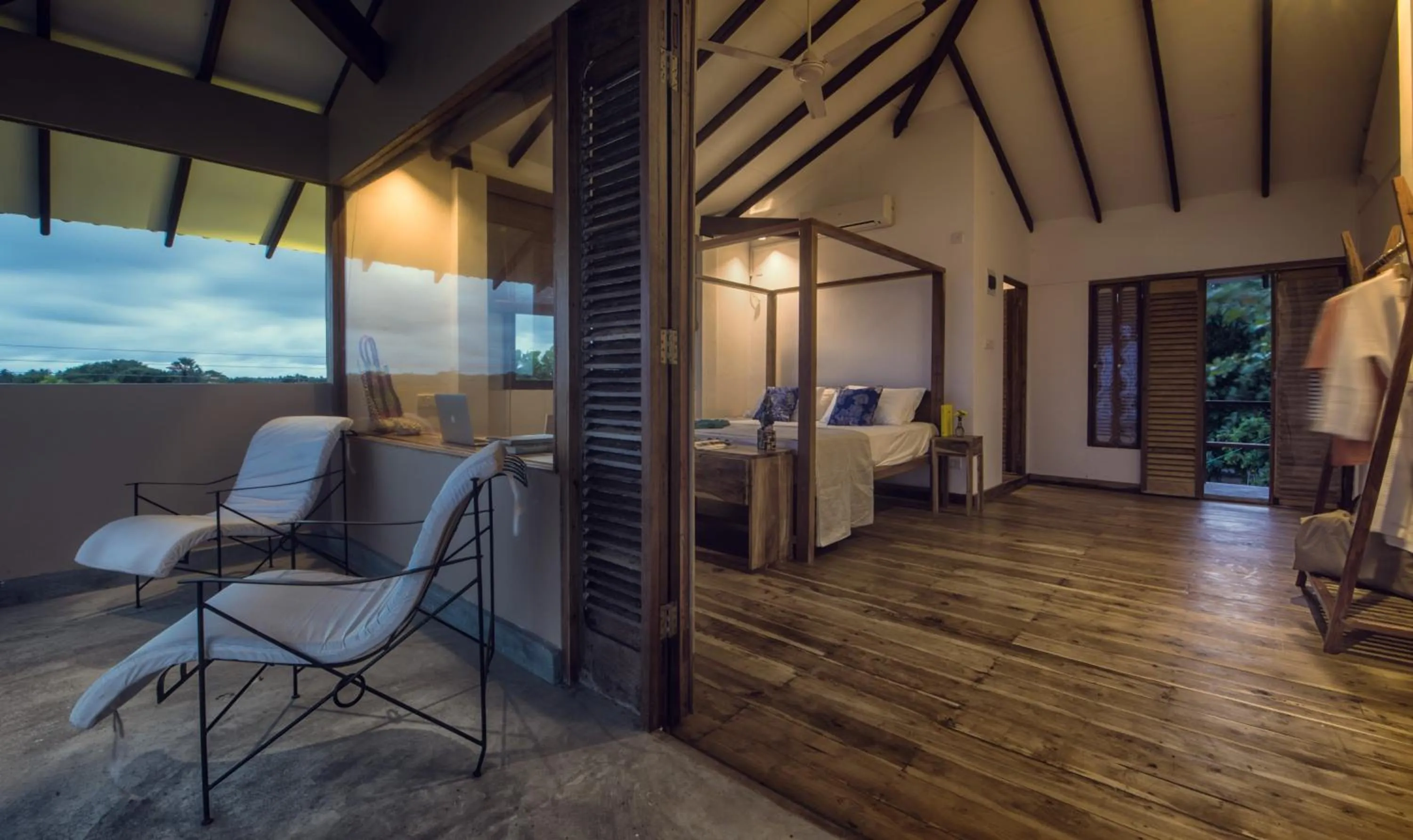 Photo of the whole room in C Beyond Nilaveli