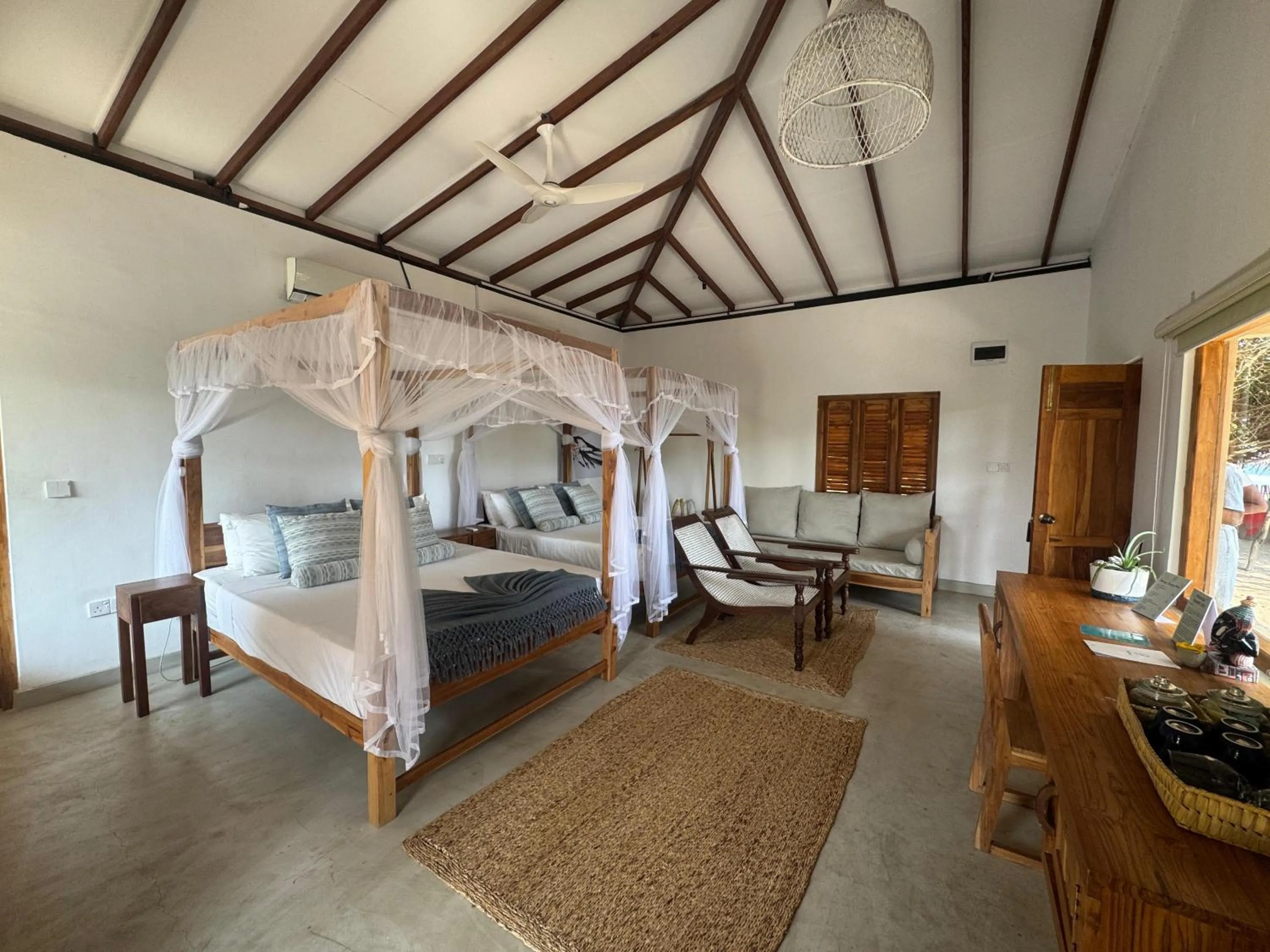 Bedroom, Bed in C Beyond Nilaveli