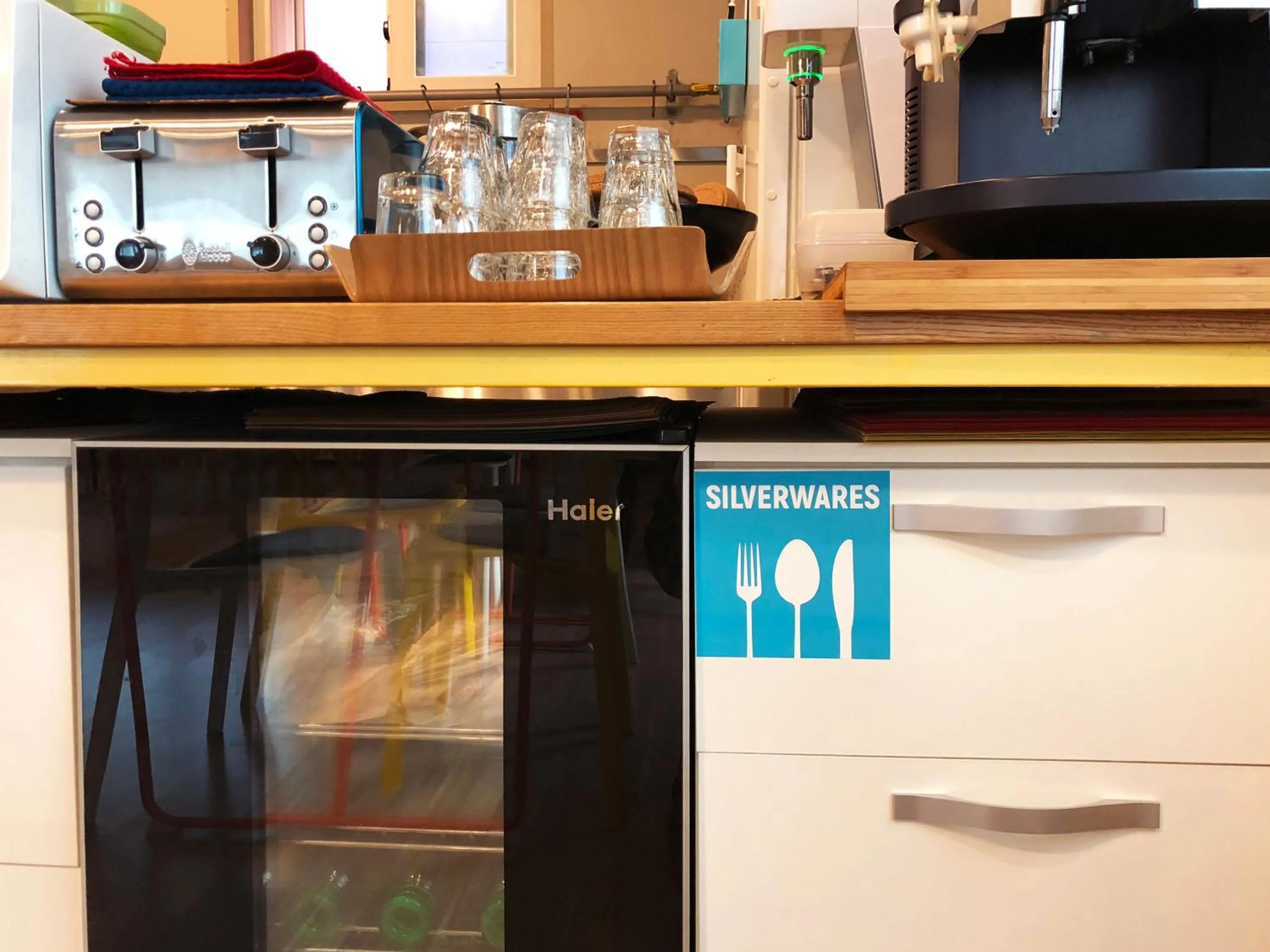 Communal kitchen in Sohostel Korea