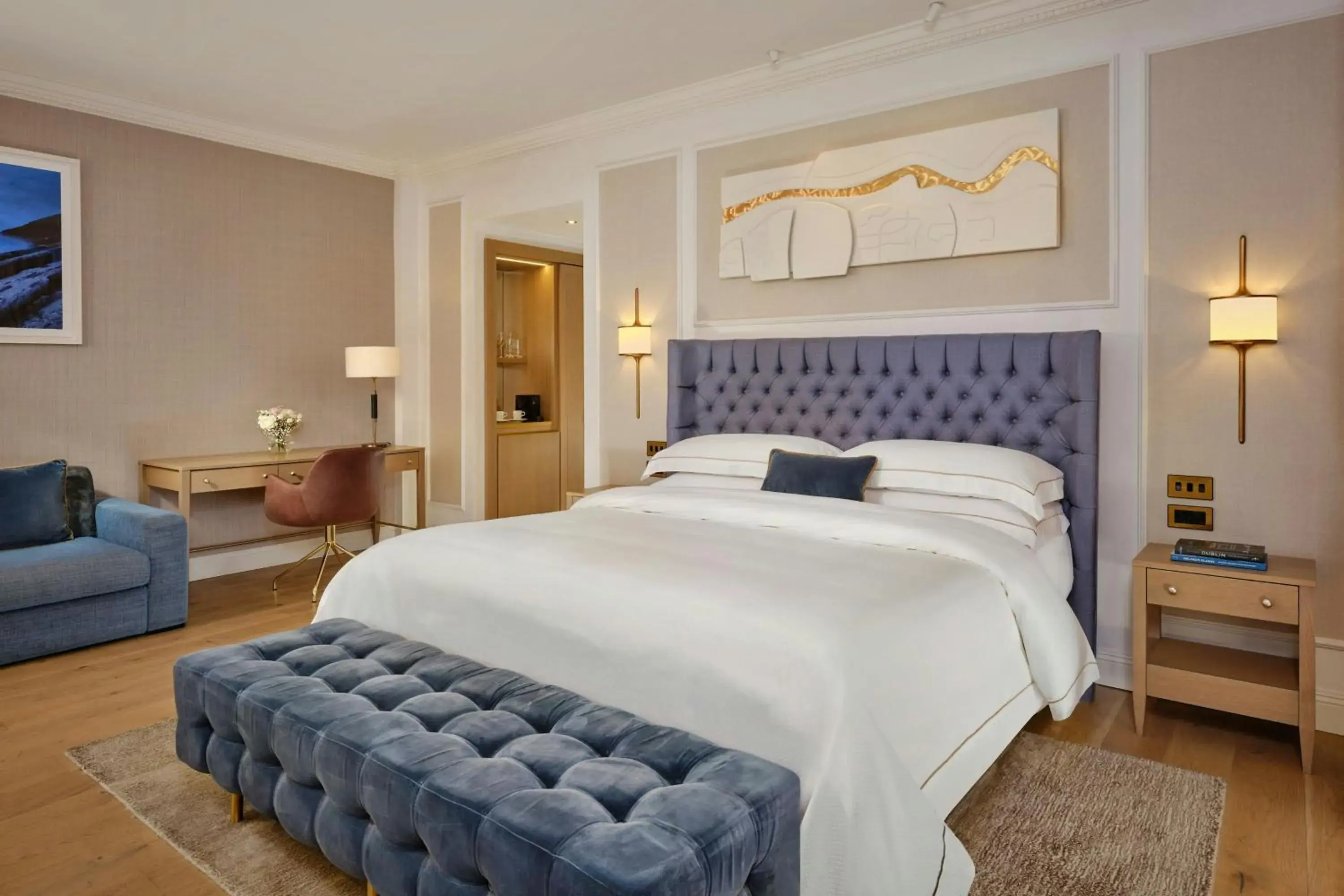 Photo of the whole room, Bed in The College Green Dublin Hotel, Autograph Collection Photo of the whole room, Bed in The College Green Dublin Hotel, Autograph Collection