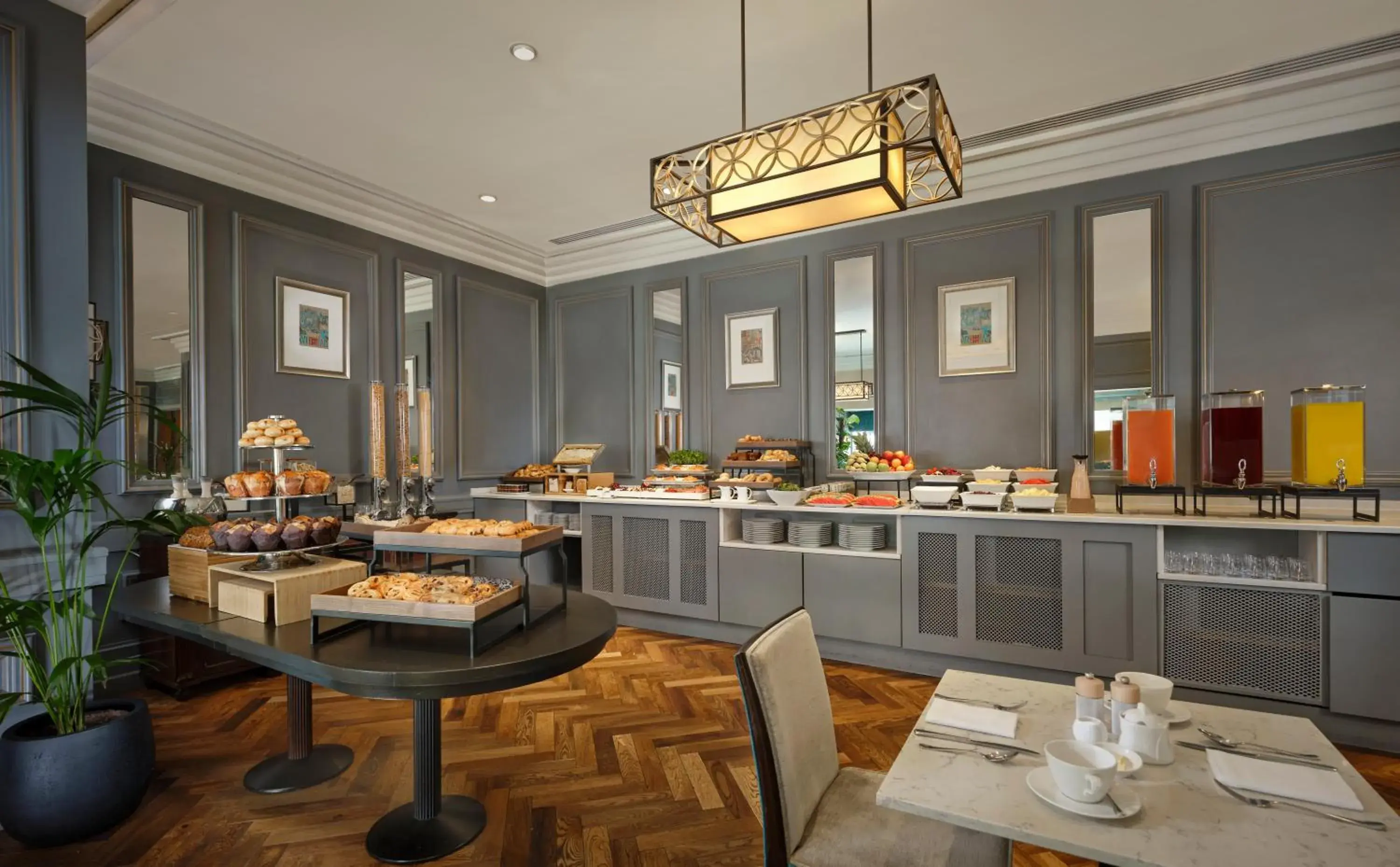 Restaurant/places to eat in The College Green Dublin Hotel, Autograph Collection Restaurant/places to eat in The College Green Dublin Hotel, Autograph Collection