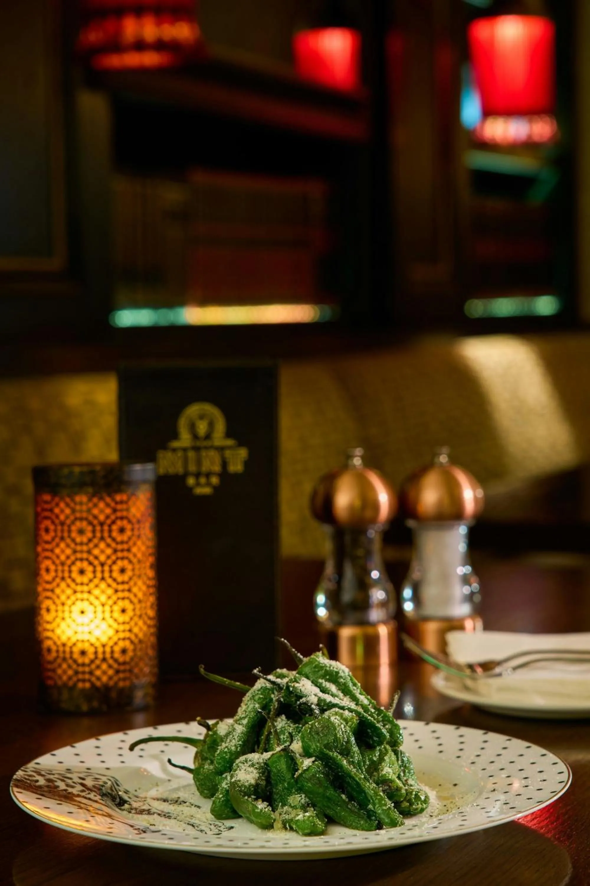 Lounge or bar in The College Green Dublin Hotel, Autograph Collection