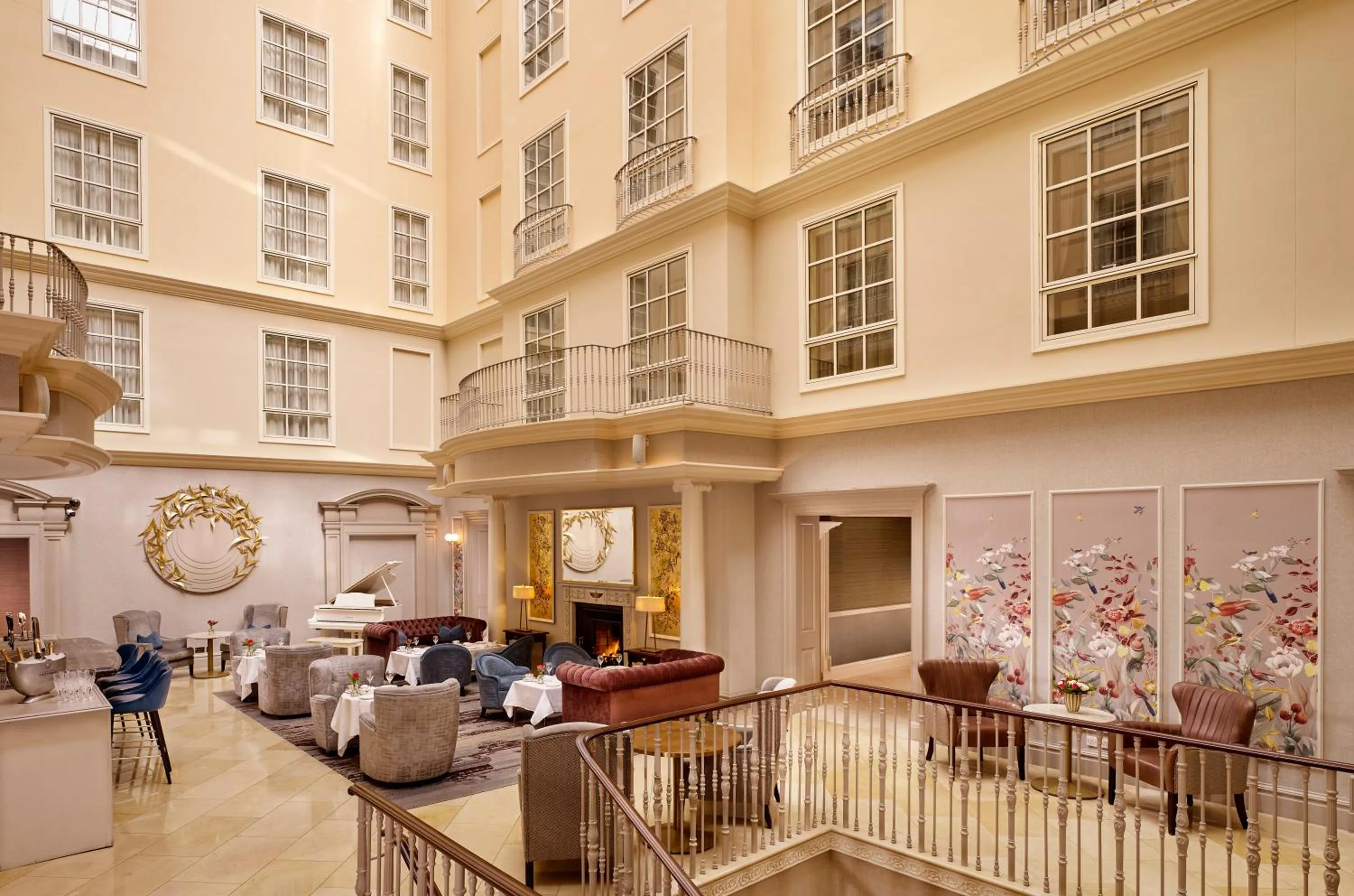 Restaurant/places to eat in The College Green Dublin Hotel, Autograph Collection