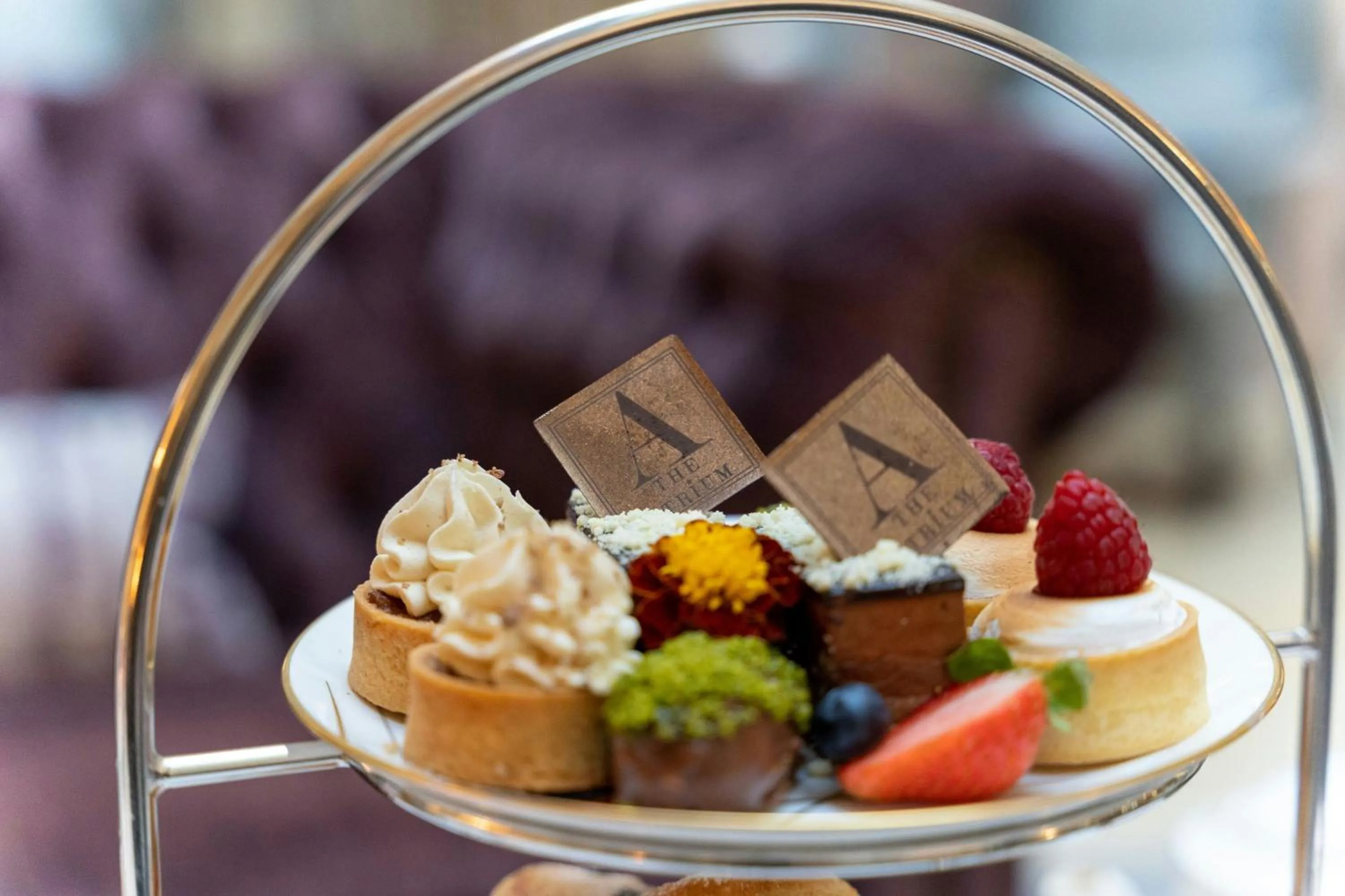 Lounge or bar in The College Green Dublin Hotel, Autograph Collection