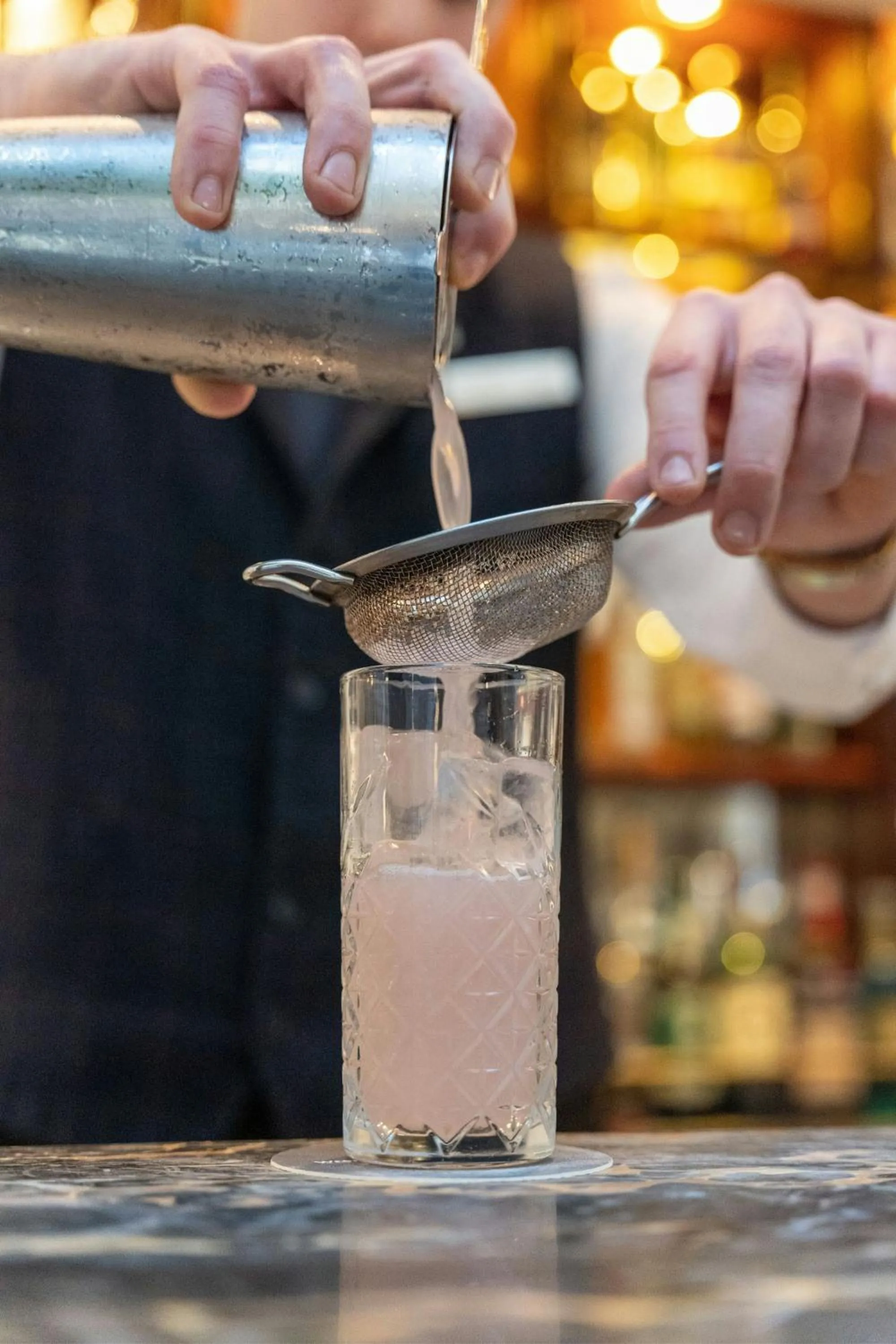 Restaurant/places to eat in The College Green Dublin Hotel, Autograph Collection