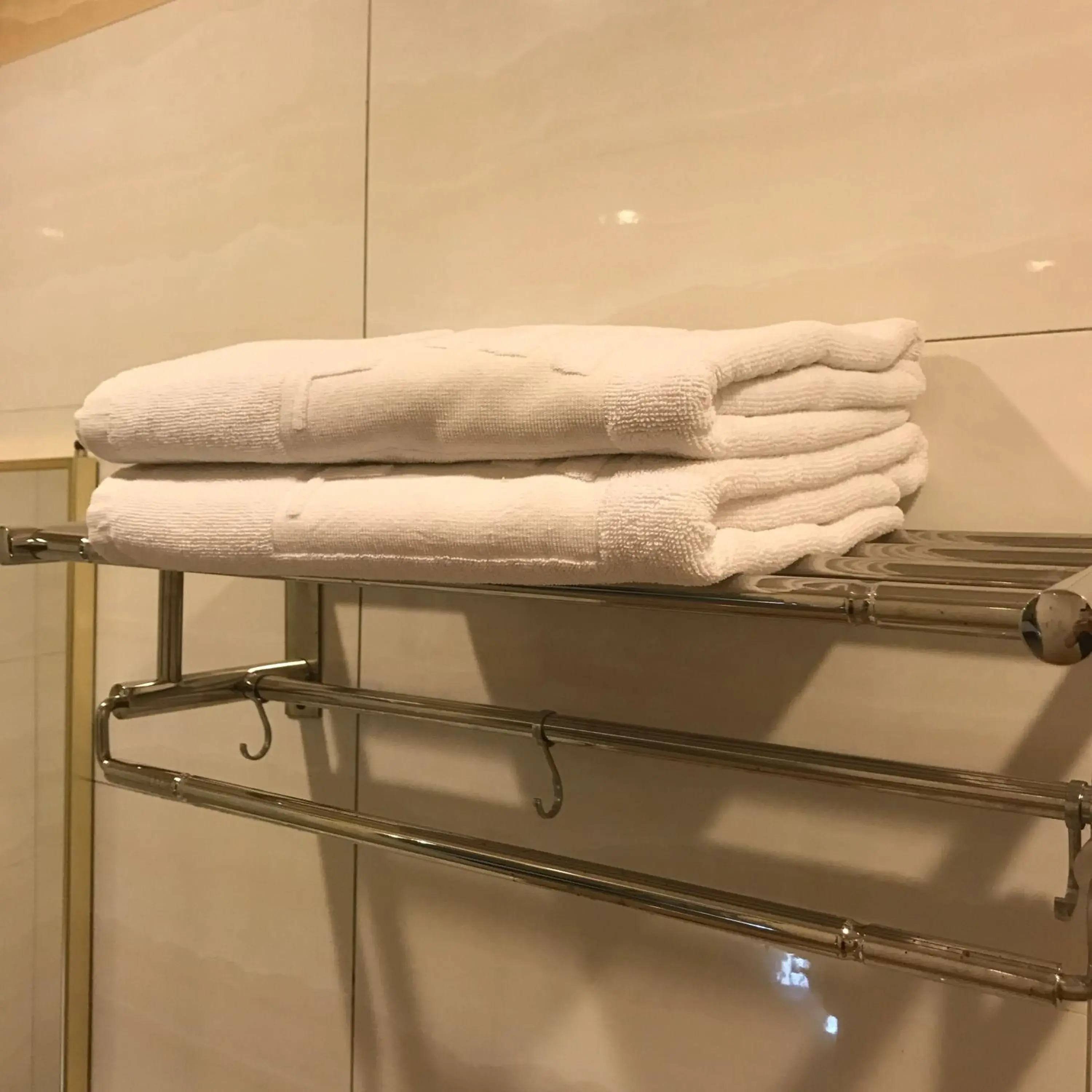 Shower in SE Two Hotel Shower in SE Two Hotel