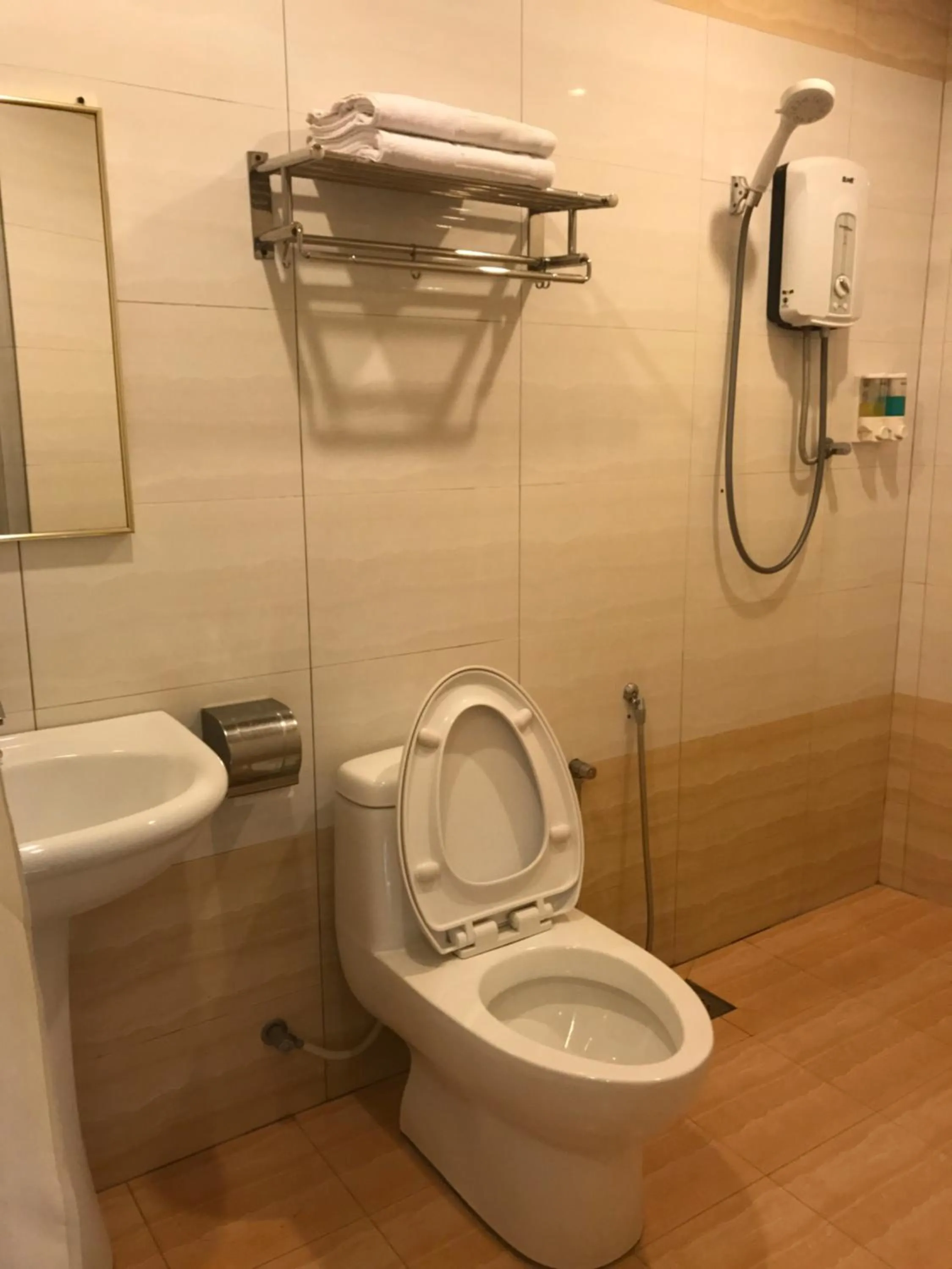 Bathroom in SE Two Hotel