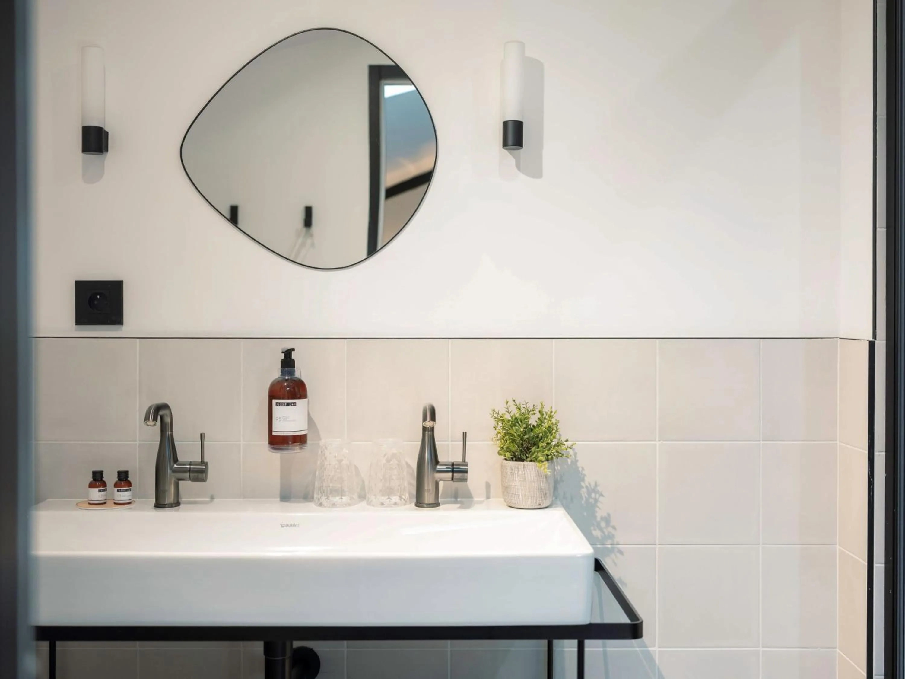 Bathroom in Maisons du Monde Hôtel & Suites - Marseille Vieux Port