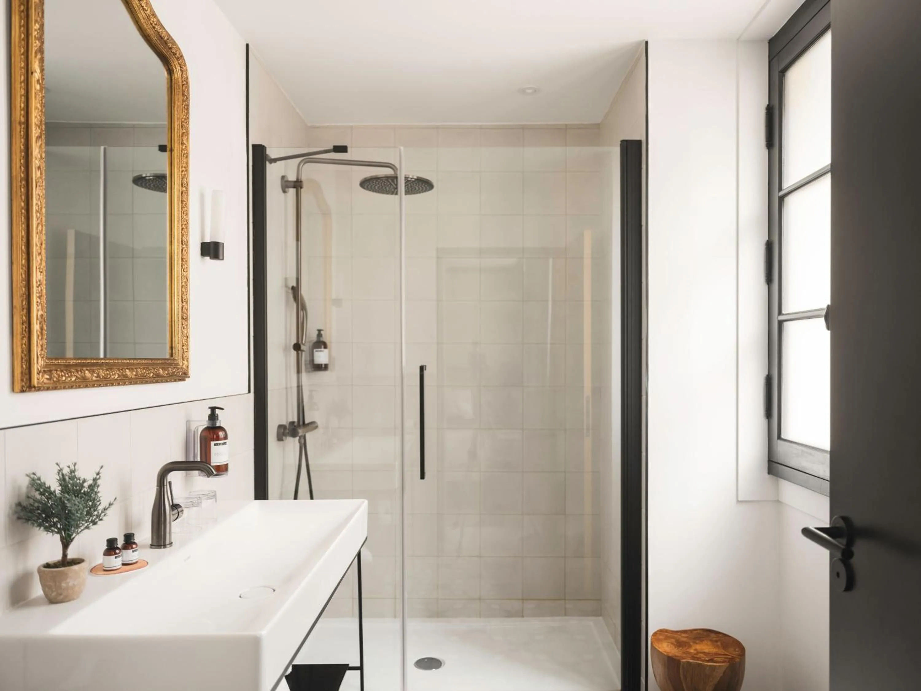 Bathroom in Maisons du Monde Hôtel & Suites - Marseille Vieux Port